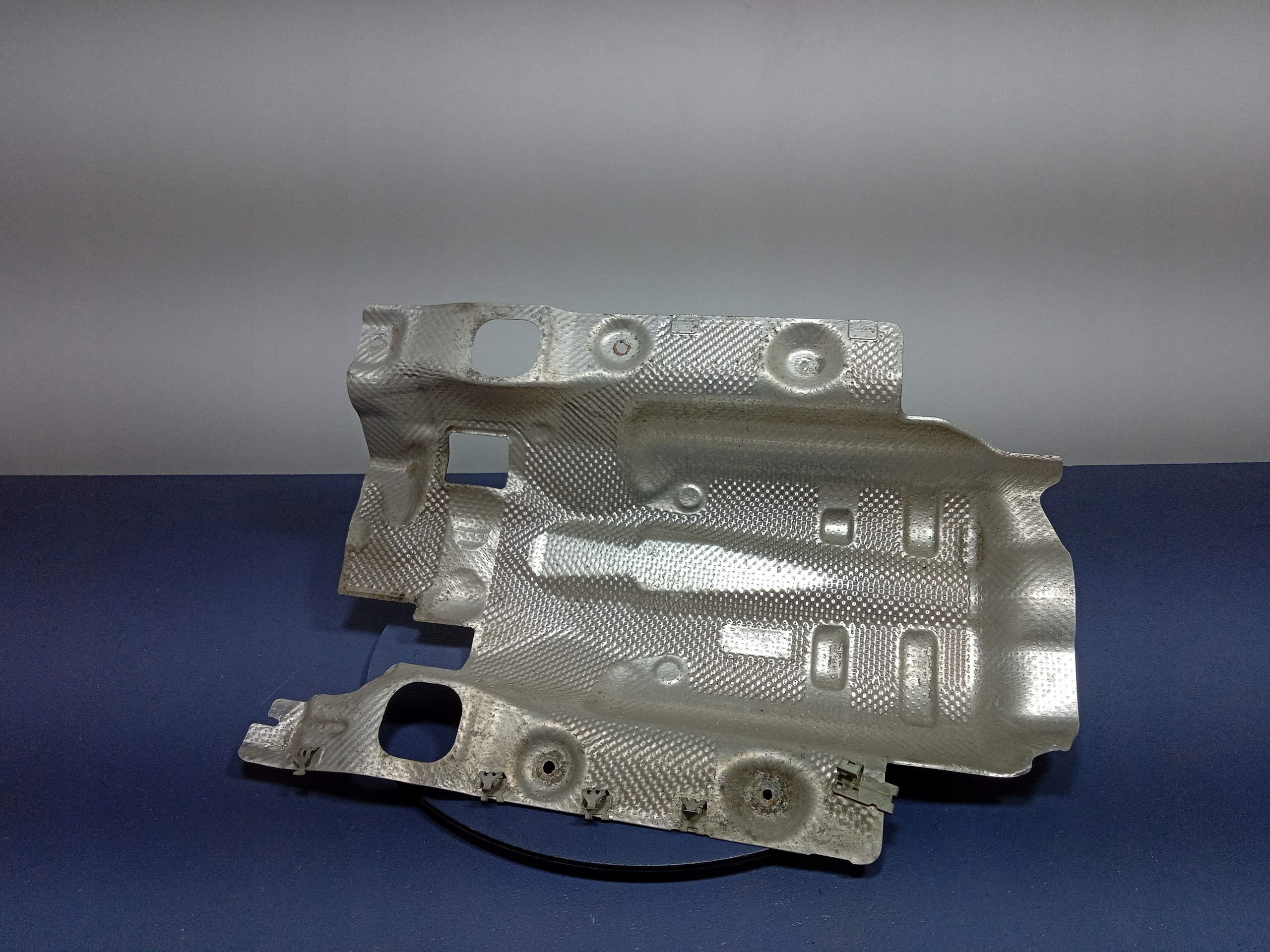 MERCEDES CLS W218 OSŁONA TERMICZNA A2126828371