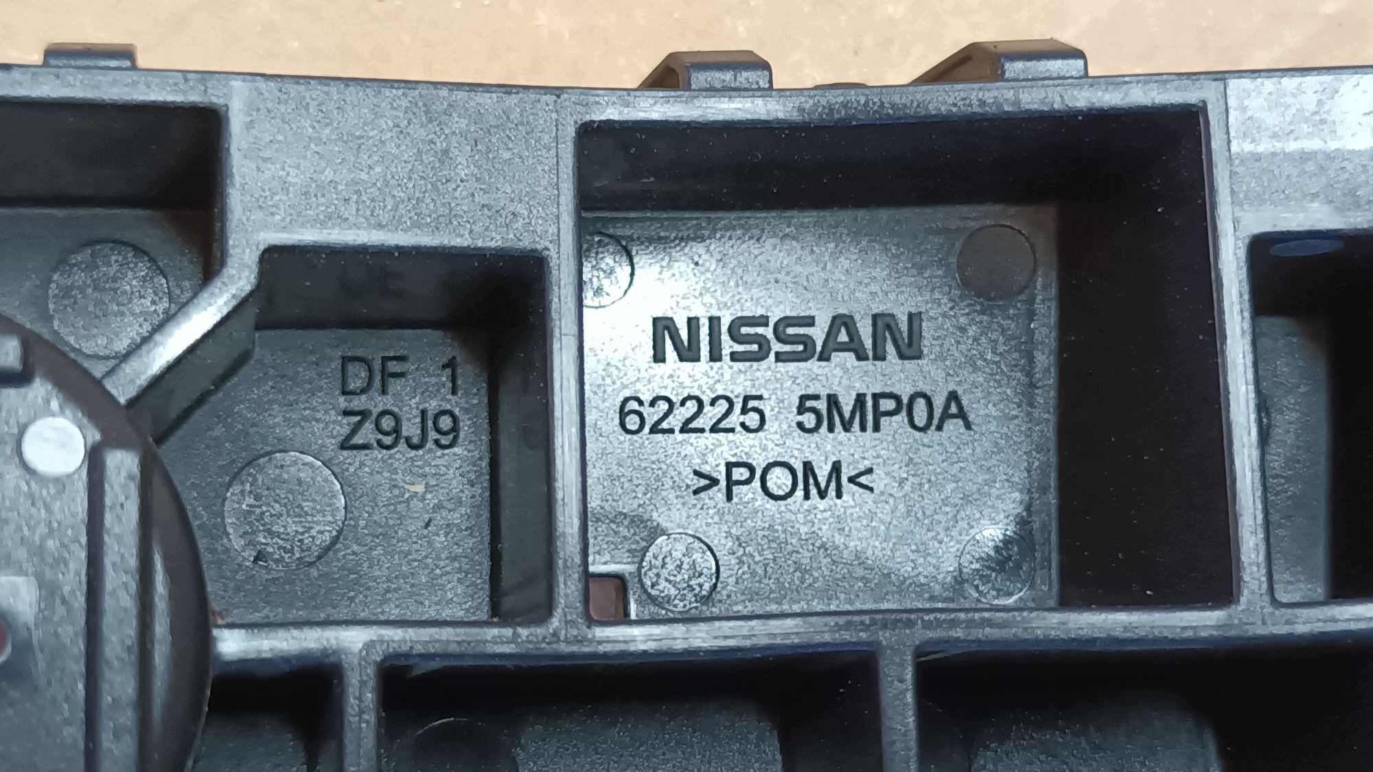 rechts oder links stoßstangenführung vorne NISSAN ARIYA 2022->