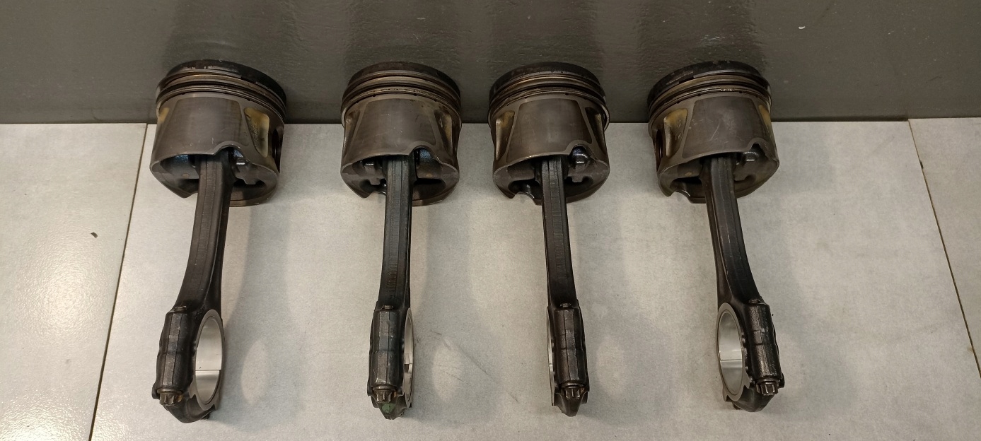 Поршень шатун MERCEDES W169 2.0 CDI 8340A