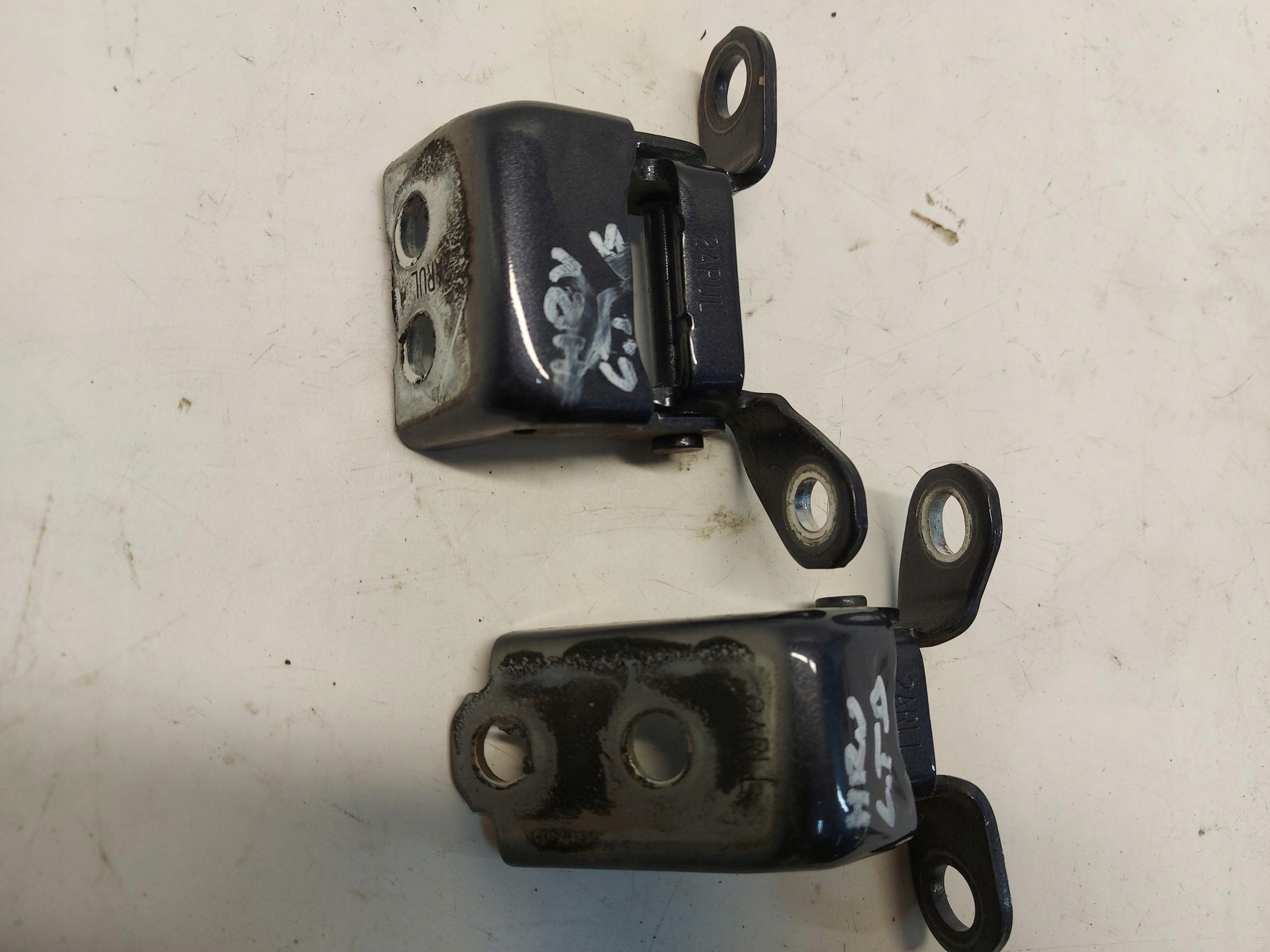 Honda HR-V III eHEV, 2022r. hinge door left rear part GORA DOL
