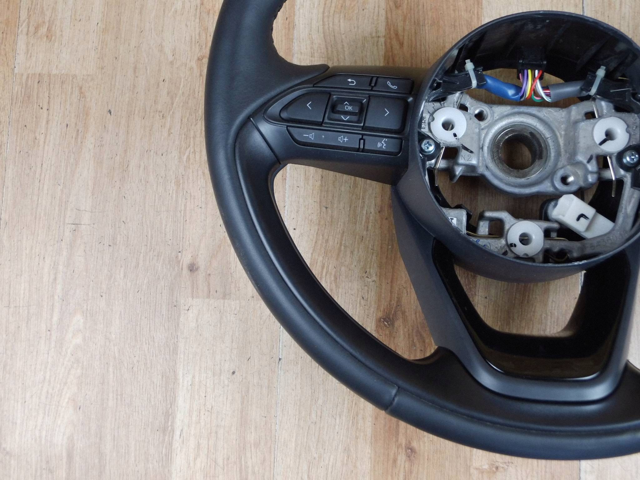 Toyota Yaris IV steering wheel, heated heated