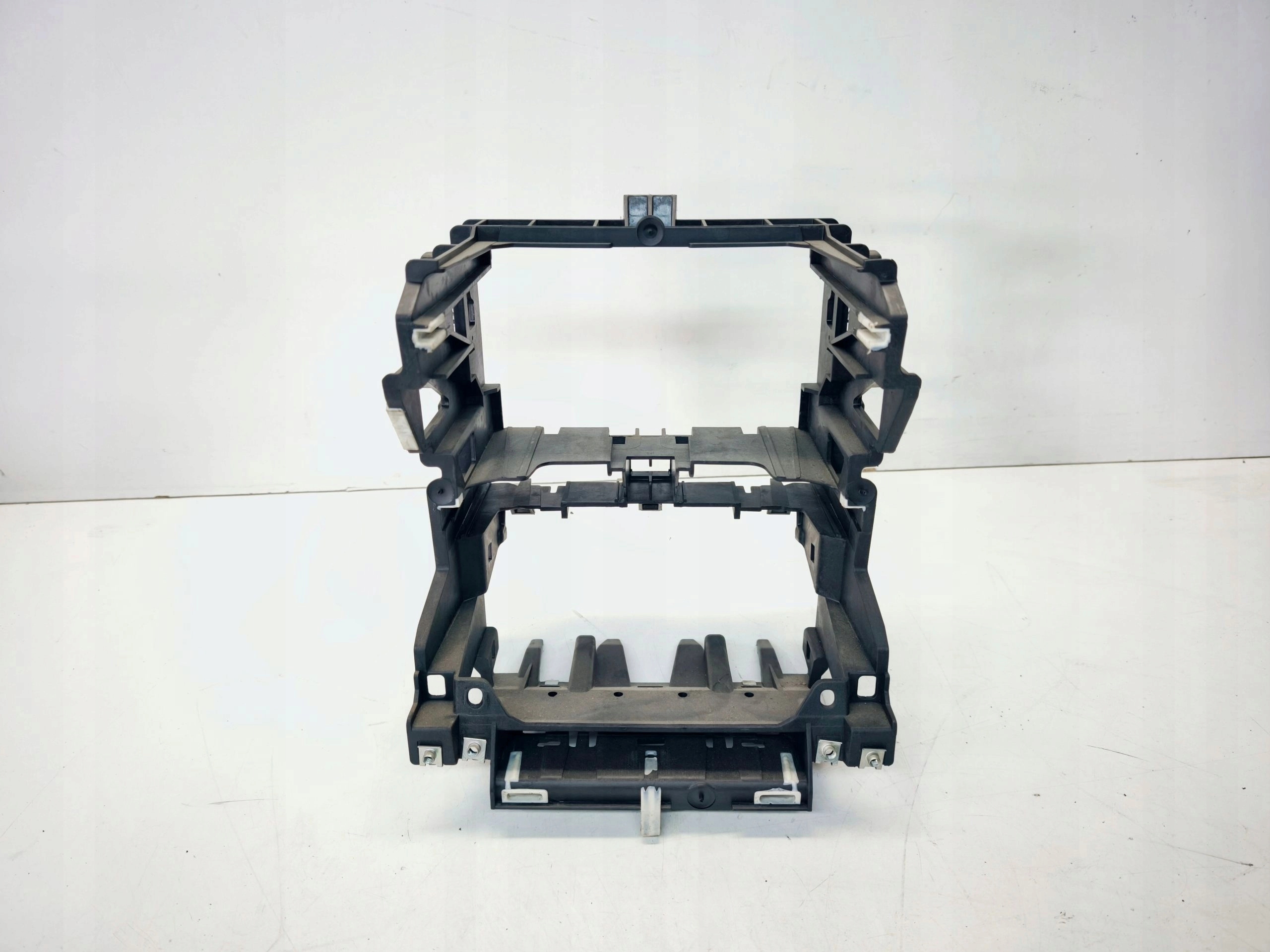 Korb 2 DIN AUDI A3 8P LIFT Original 8P0858005C