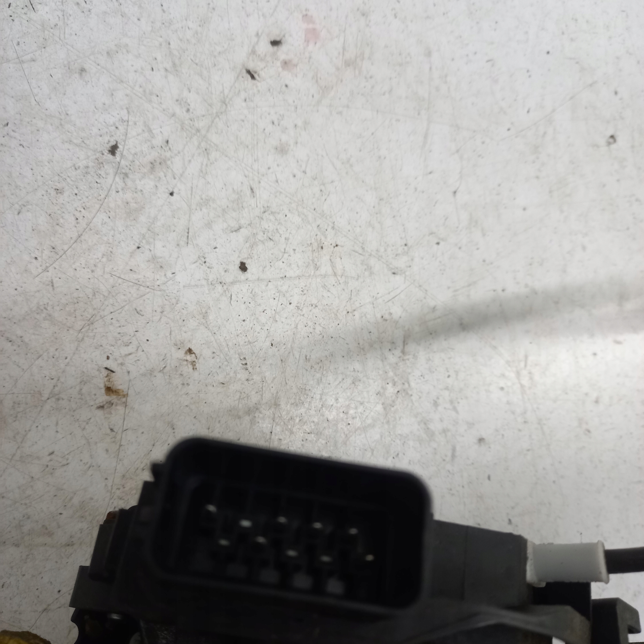 lock door left front FORD MONDEO MK 4 6 PIN 6M2-R21813EC