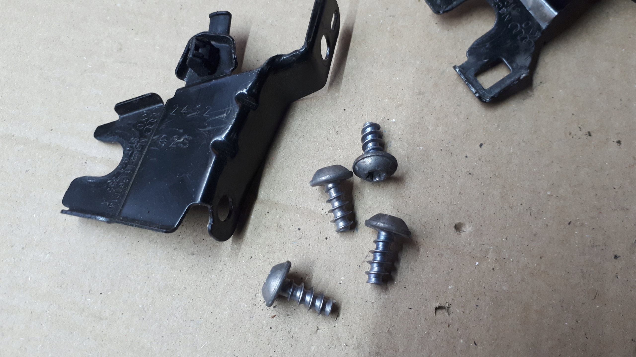 A4 B8 LIFT A5 Support plaque Phares Armature Avant KPL