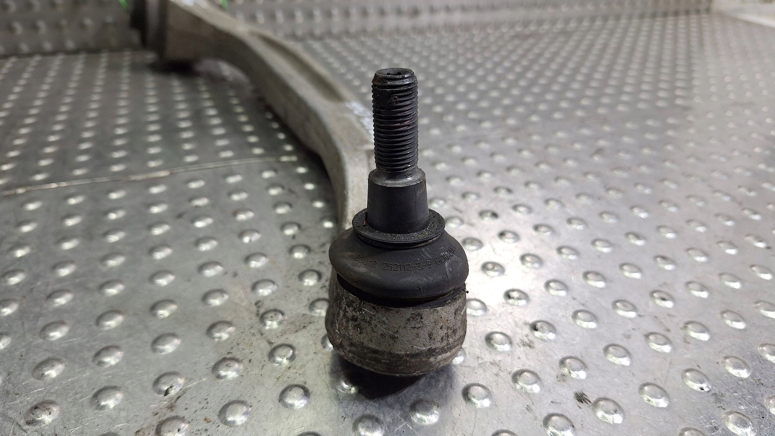 arm right front 4F0407694B AUDI A6 C6