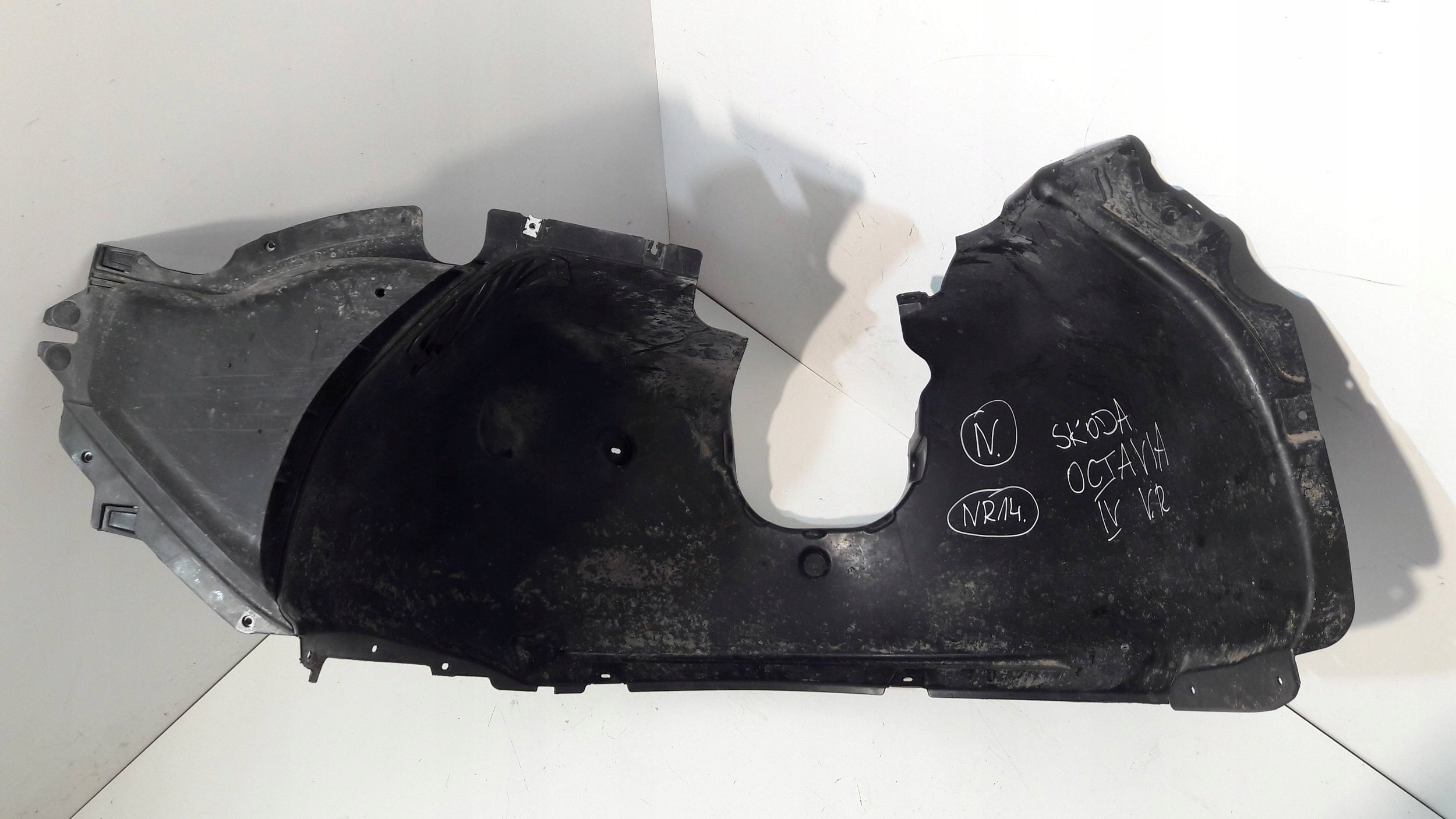 Skoda Octavia IV mudguard front right 2024 5E3809958K (NR14)