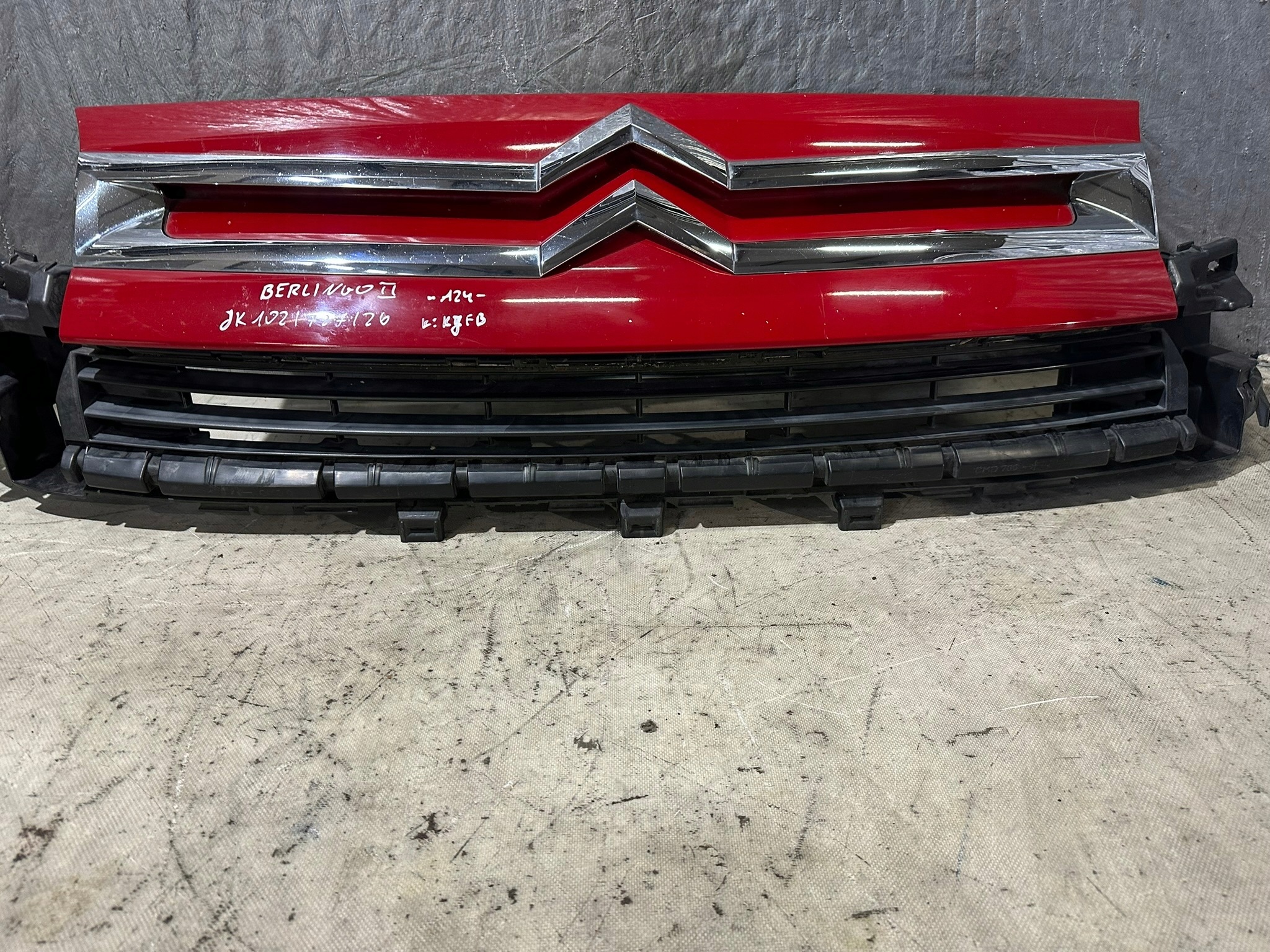 Grill Grill CITROEN BERLINGO II 2008R.