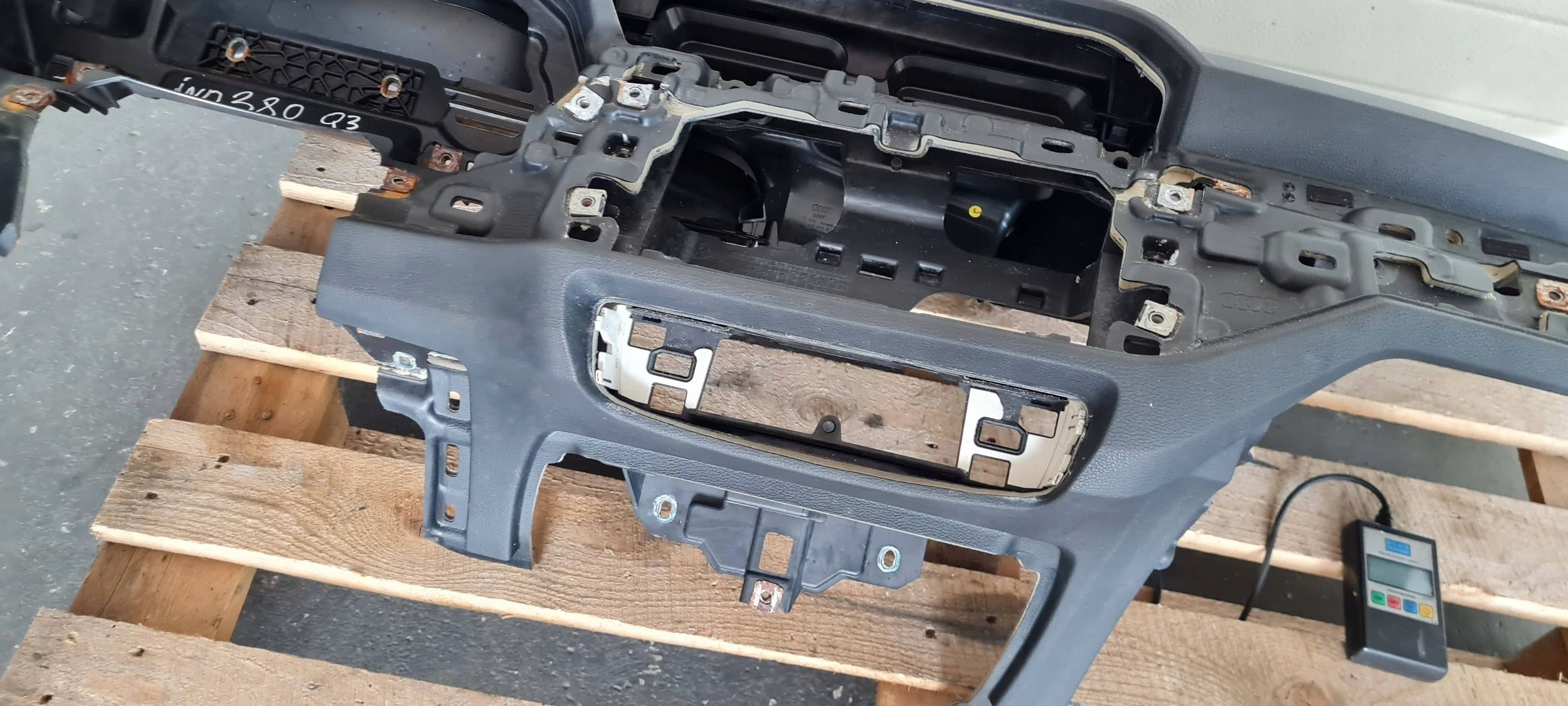 Q3 83A dashboard instrument panel cockpit console EU bang OLUFSEN 83B857001A