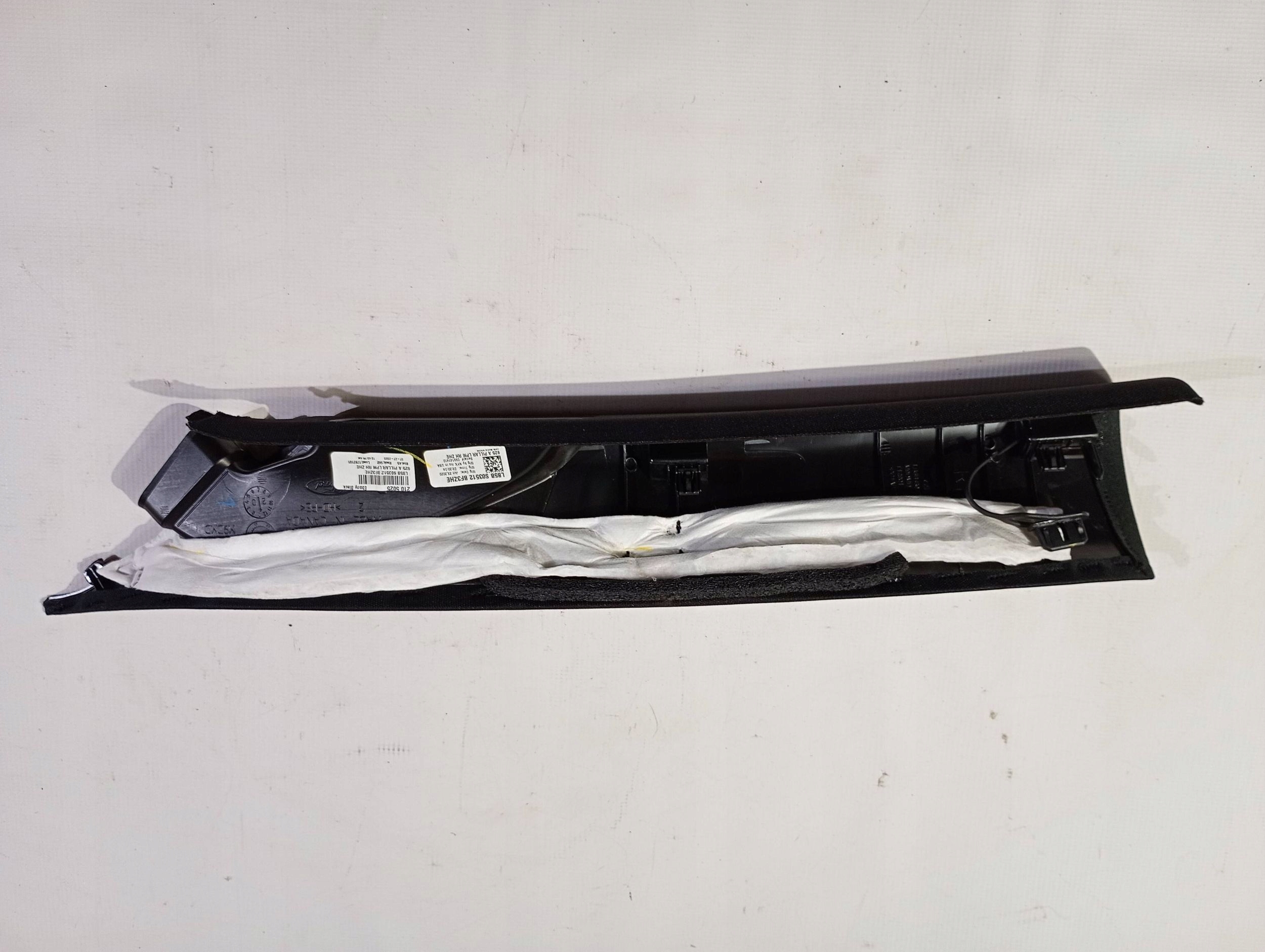 side slupka A cover right side Ford Explorer VI 3.0 ST 2020