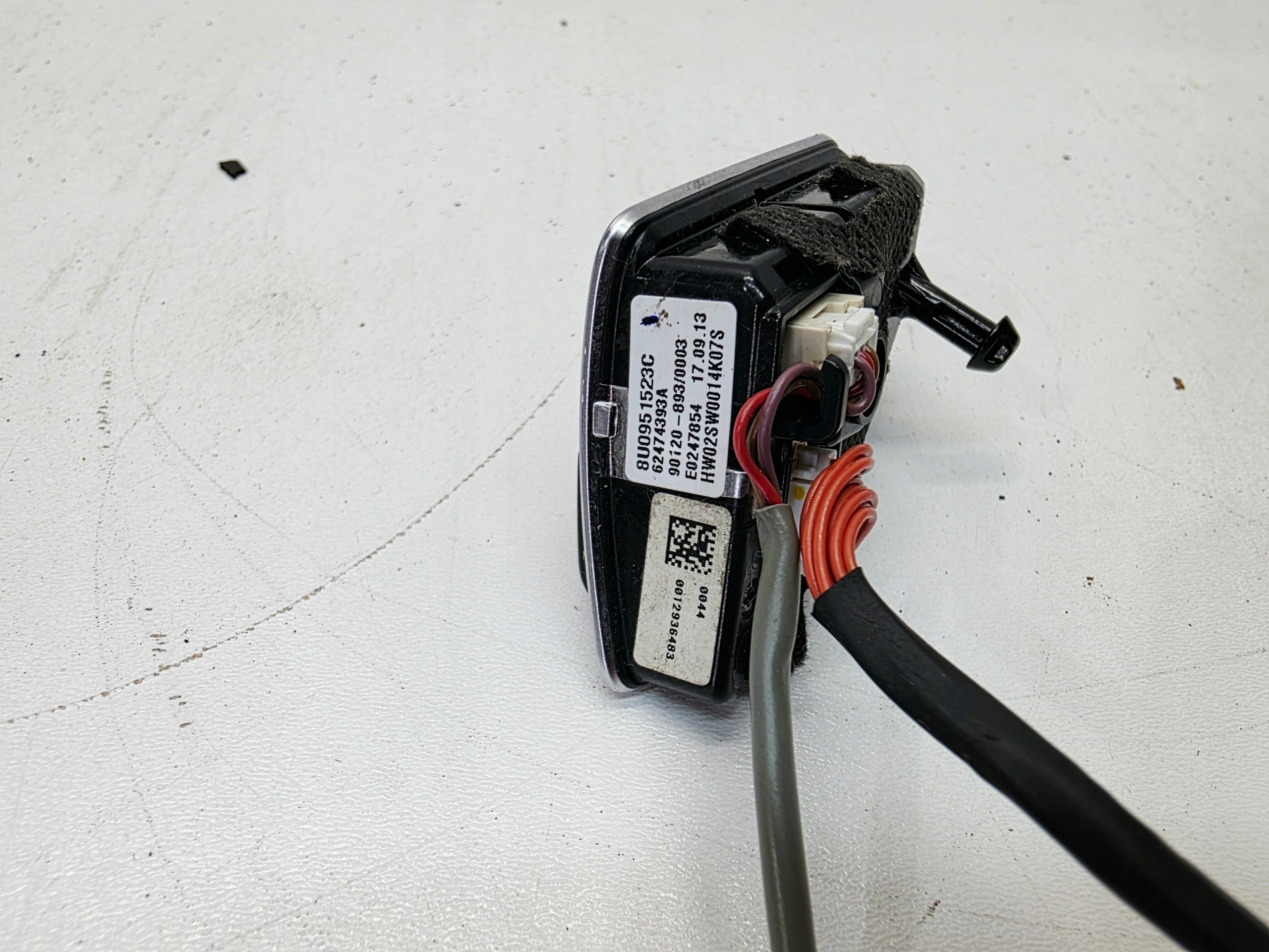 GUZIK button MULTIFUNKCJI CHROM AUDI A3 8V Q3 8U 8U0951523C