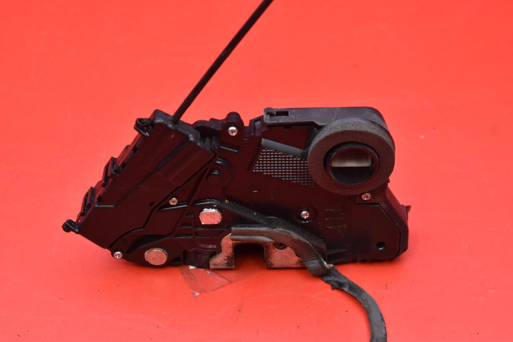 lock door right front front EU TOYOTA YARIS 2 II 05-09