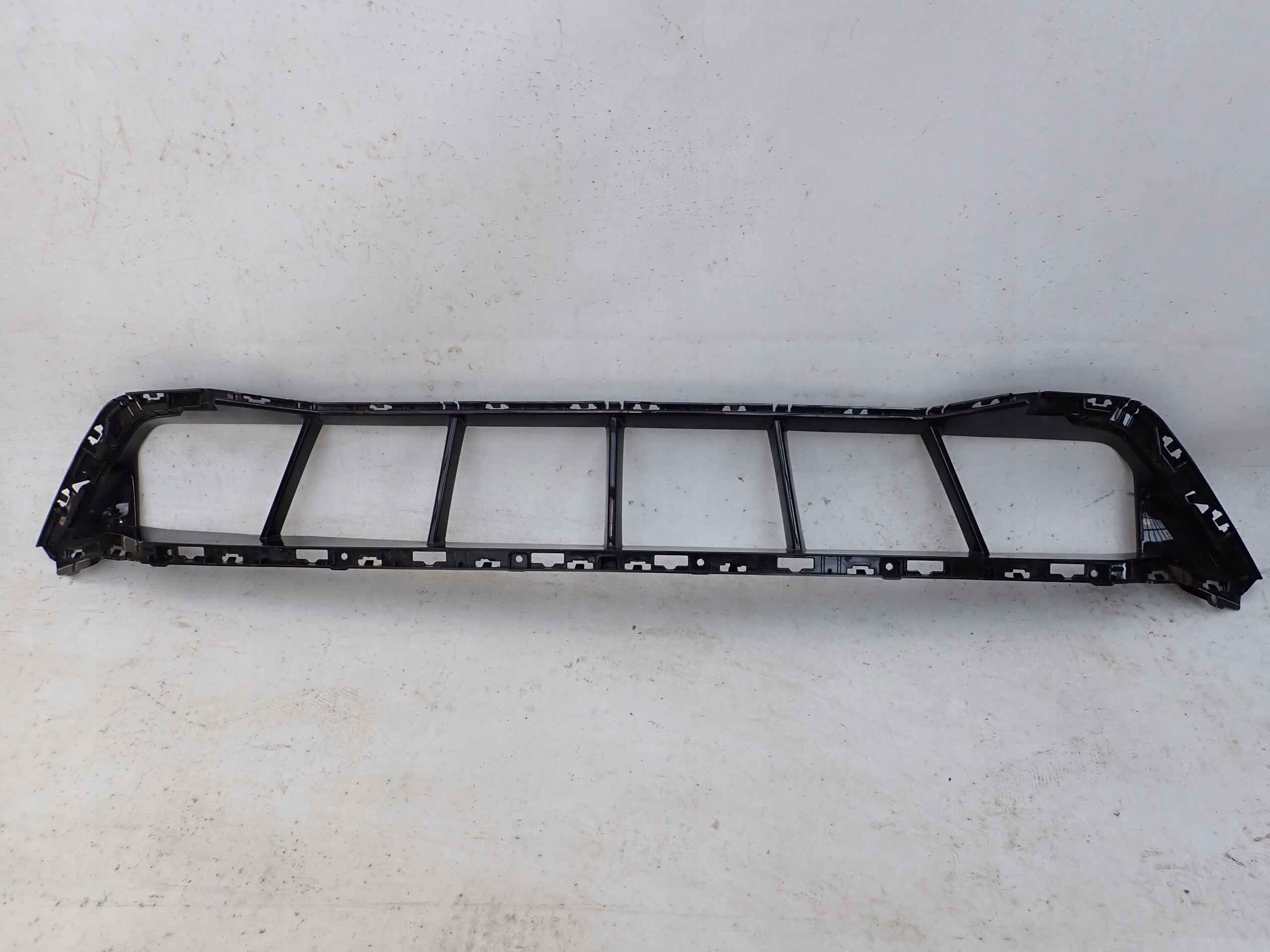 BMW 5 G60 G61 m-packet 23-> grid of a bumper central