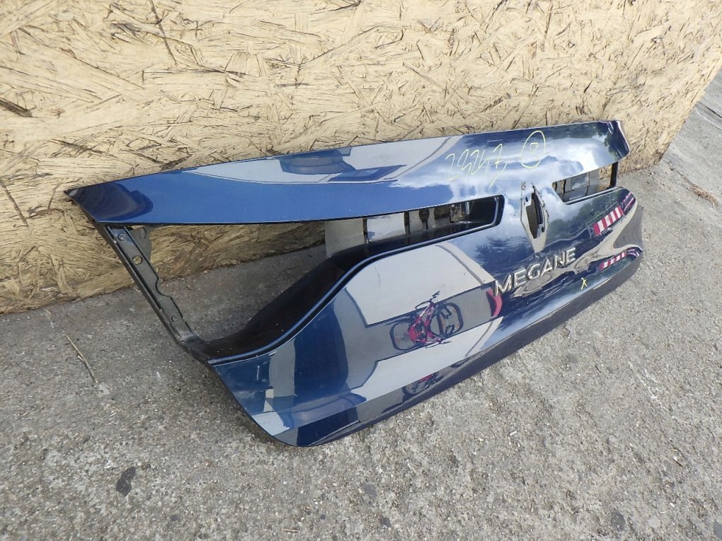 RENAULT MEGANE IV 4 BERLINE 15- COUVERTURE DU CAPOT MOULAGE