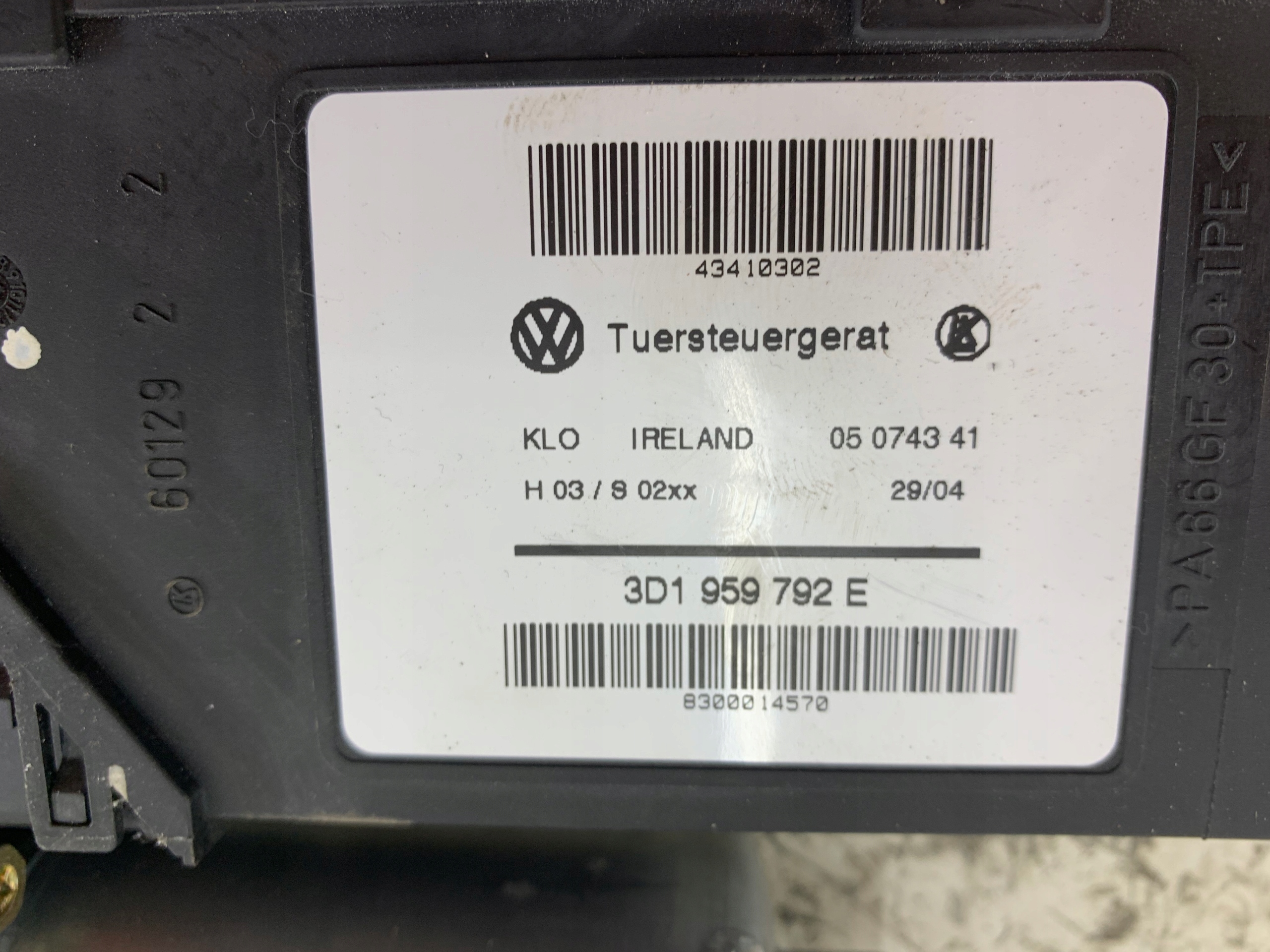 PORSCHE CAYENNE and VW TOUAREG mini motor windows right front 3D1959792E