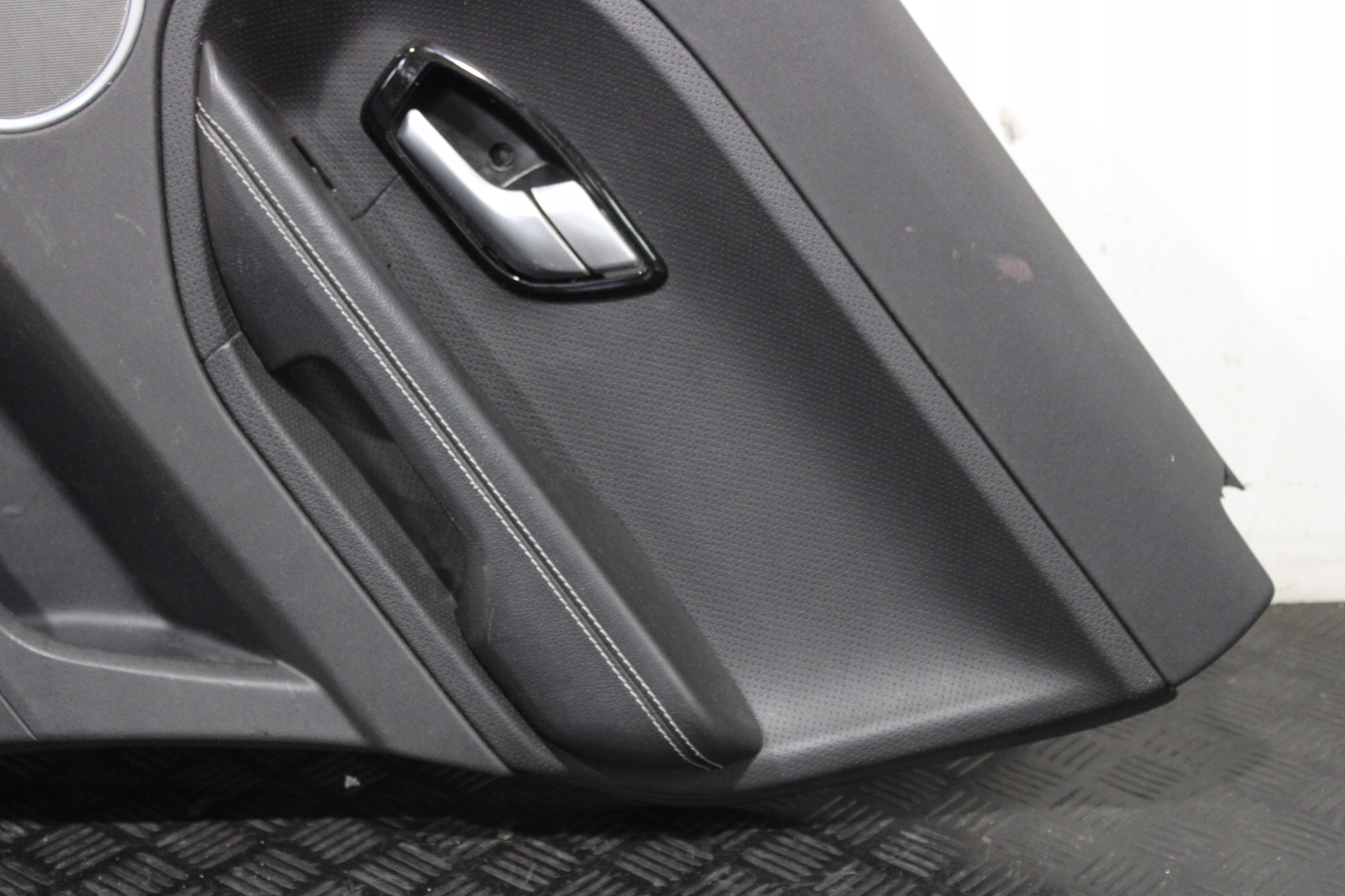 upholstery side door right rear part LAND ROVER EVOQUE L538