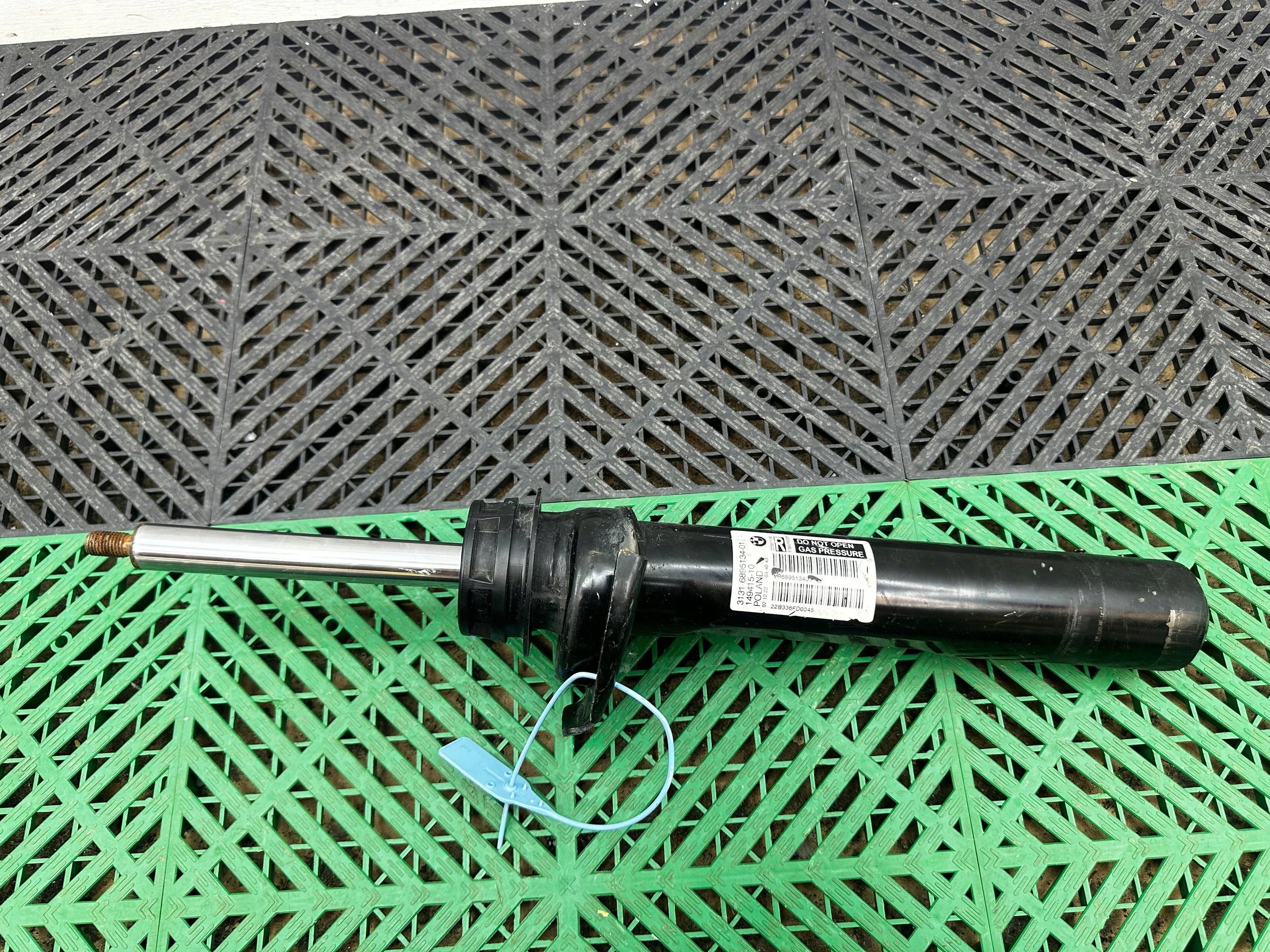 shock absorber front right BMW X2 F39 6895134