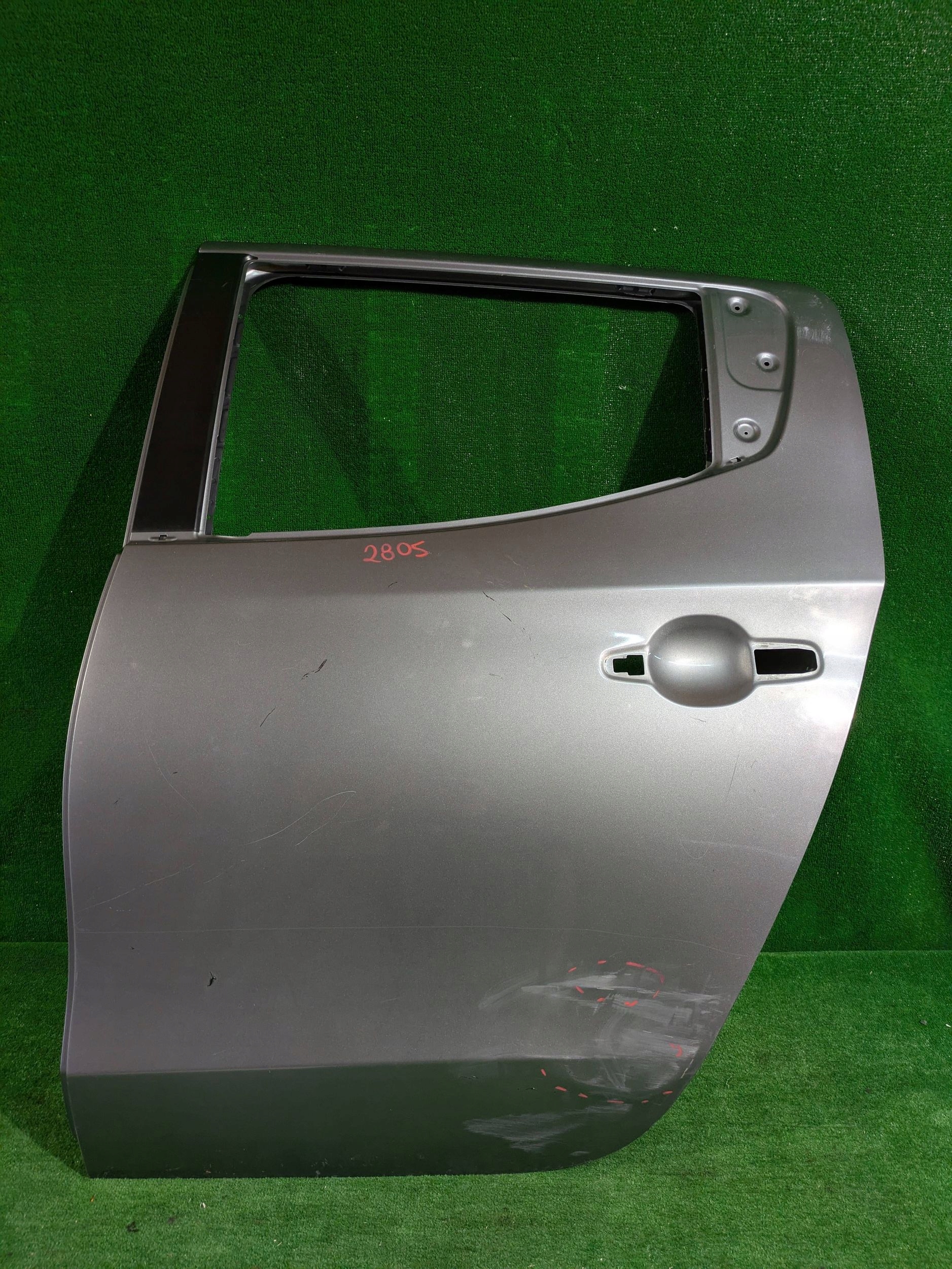 door rear. left left rear part MITSUBISHI L200 15