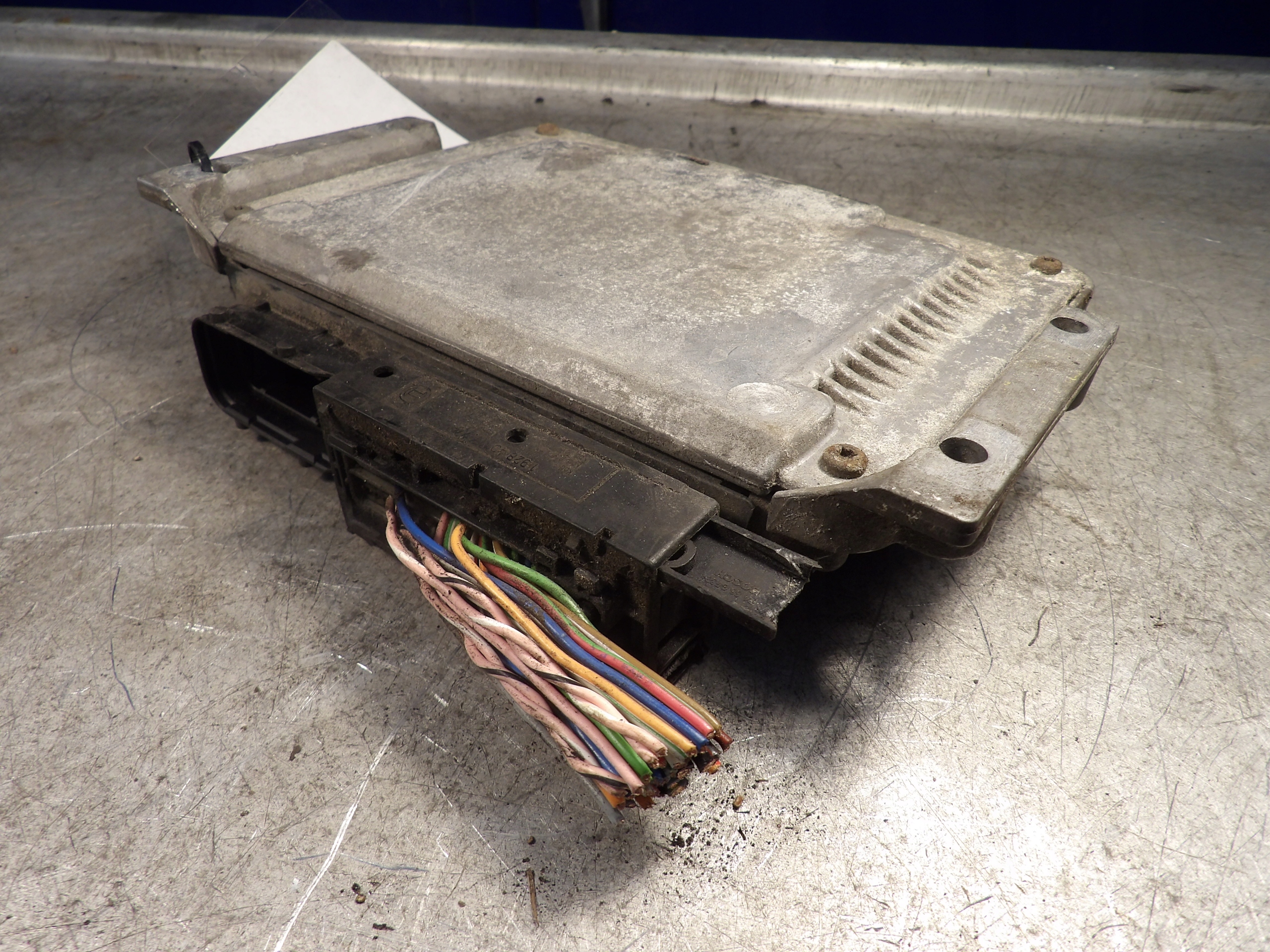 Fiat Stilo computer control unit 0281010738 73501236 28SA5661