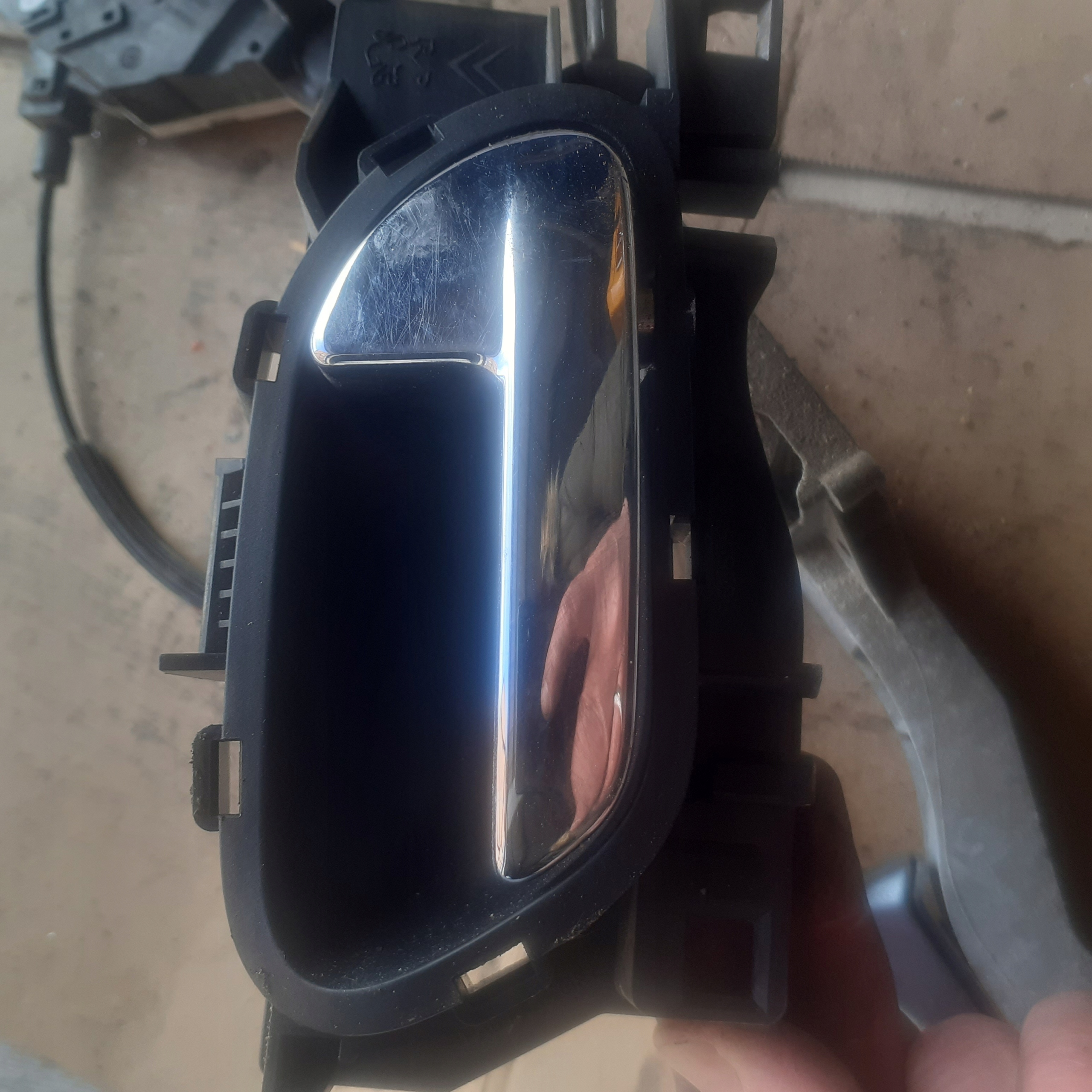 lock handle door right front CITROEN C4 PICASSO and 24094158 06-13