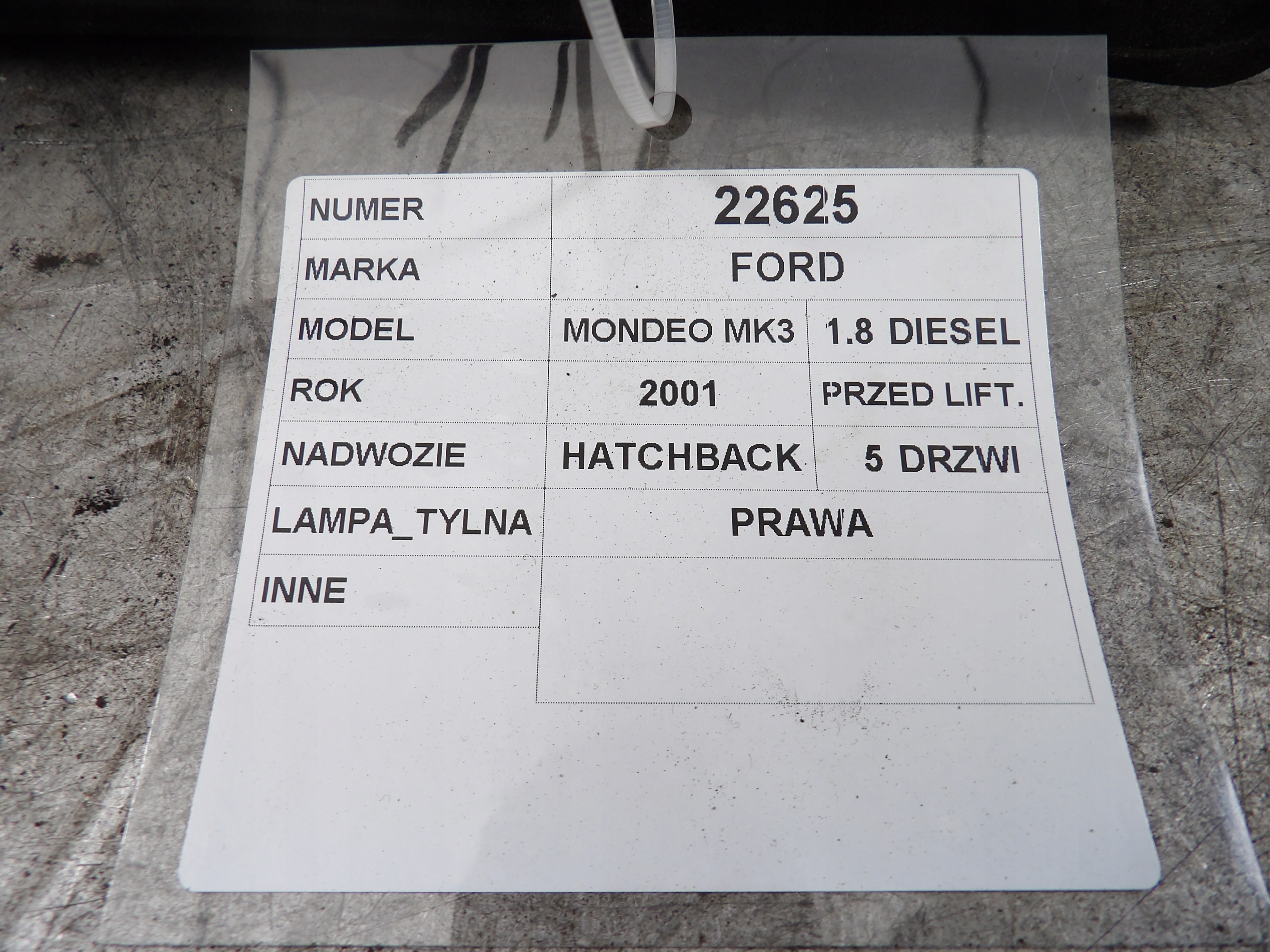 Ford Mondeo MK3 light rear right 1,8D