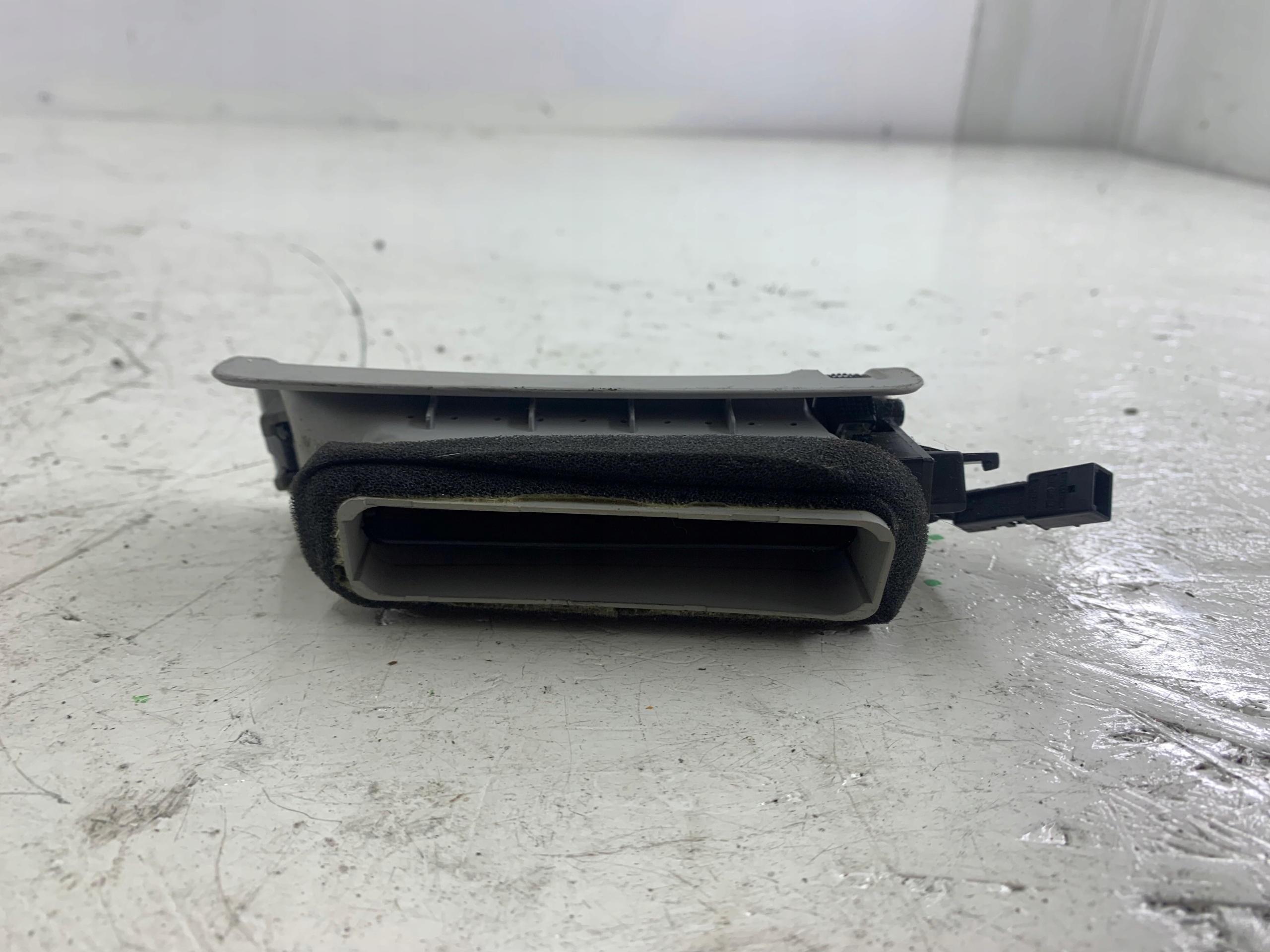 AUDI A6 C6 grid air conditioning devices pillar B right