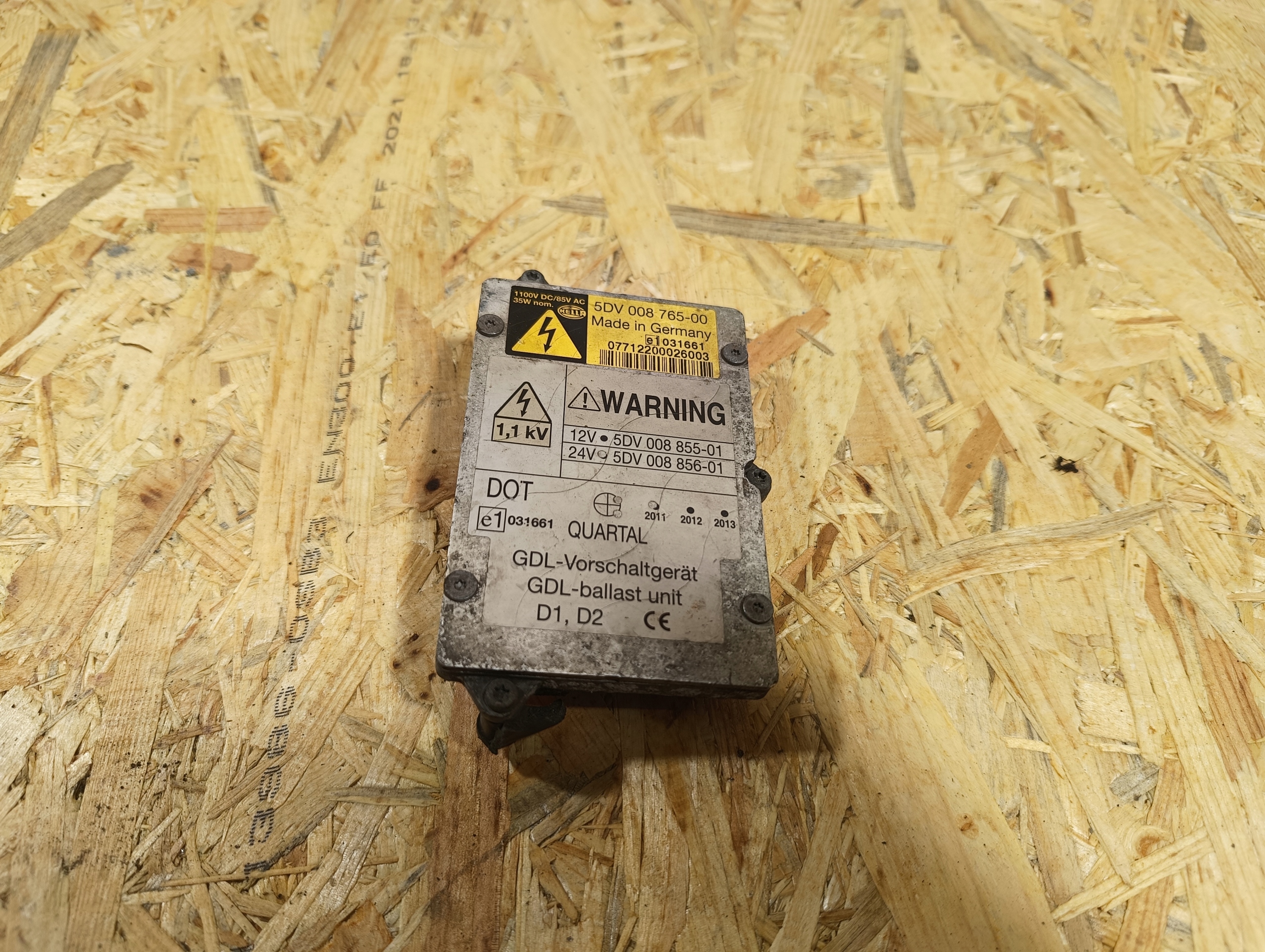control unit lights NISSAN 5DV008765