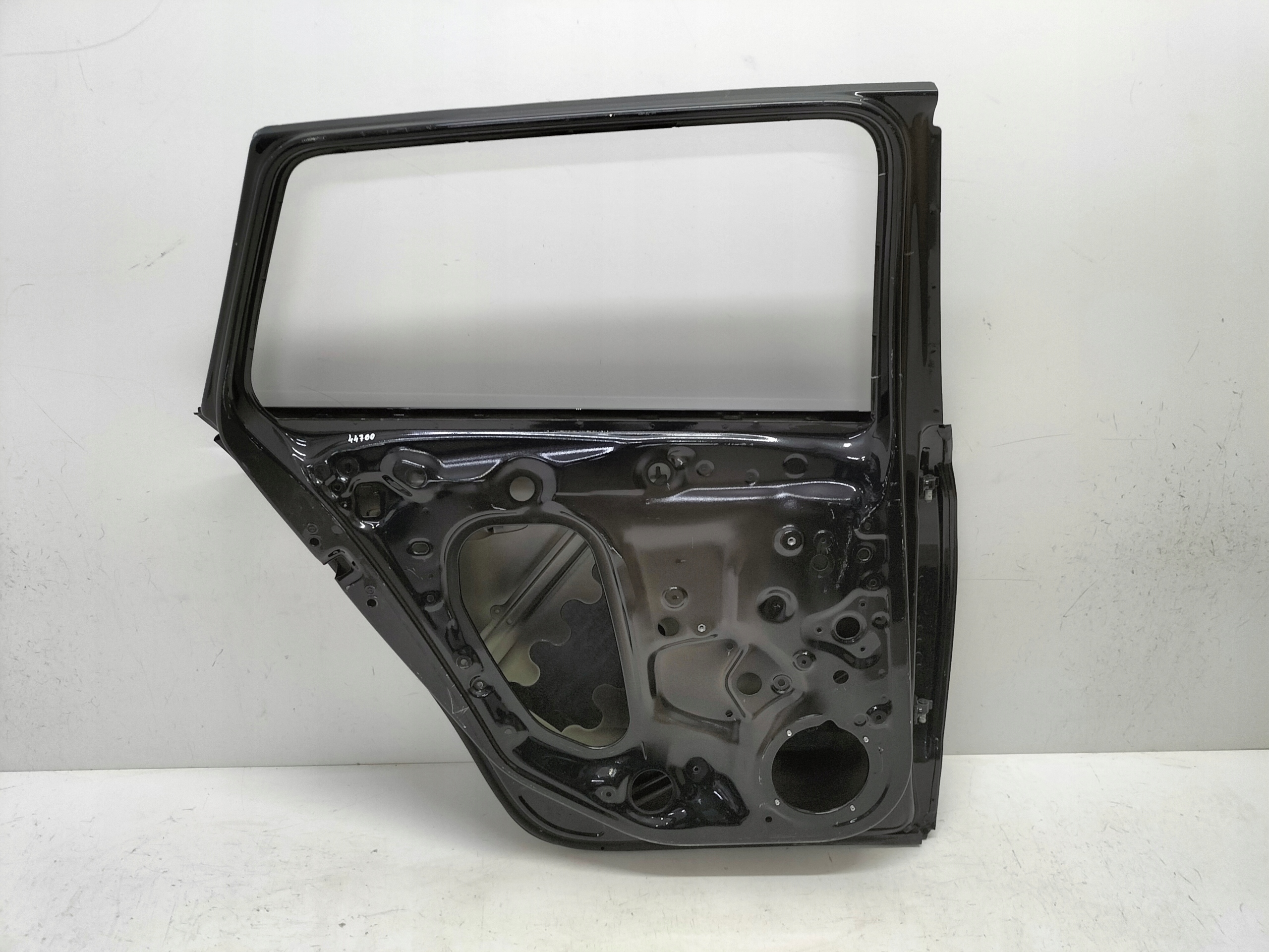 door rear. rear part left SKODA KAMIQ 19