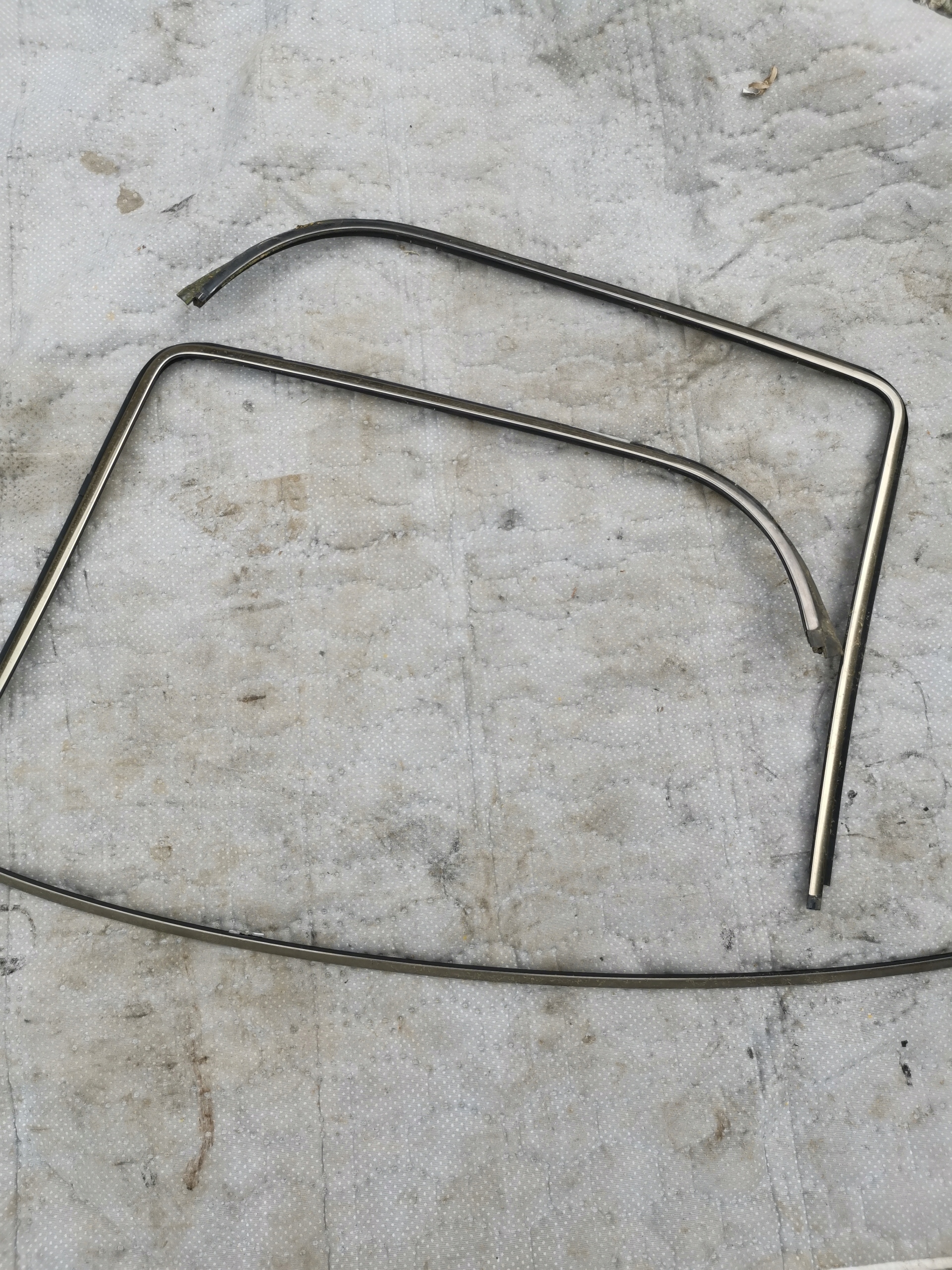 moulding windows rear part MERCEDES-BENZ E W210 sedan