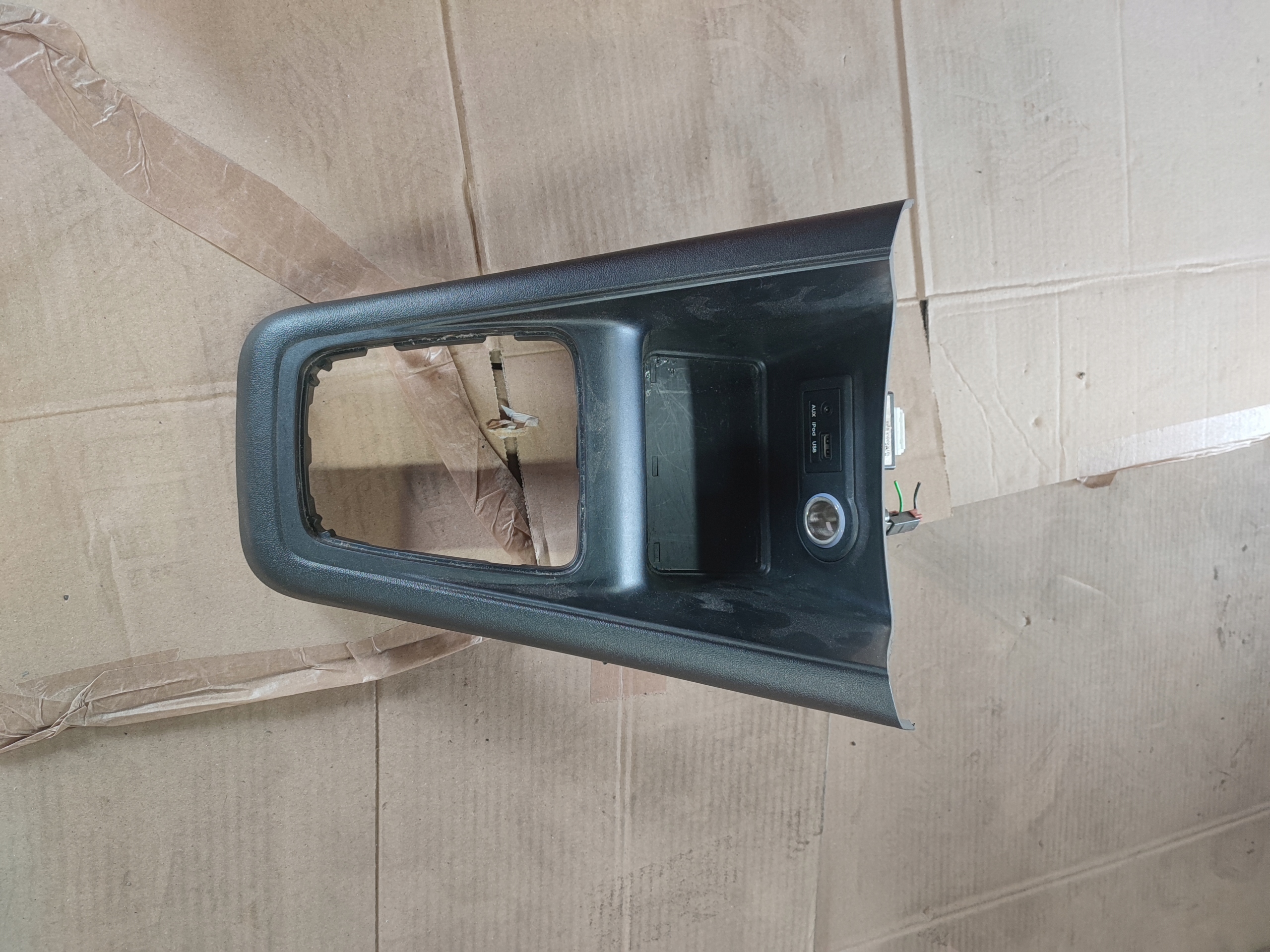 HYUNDAI IX20 TUNEL mitte Blende Abdeckung schalthebel USB AUX