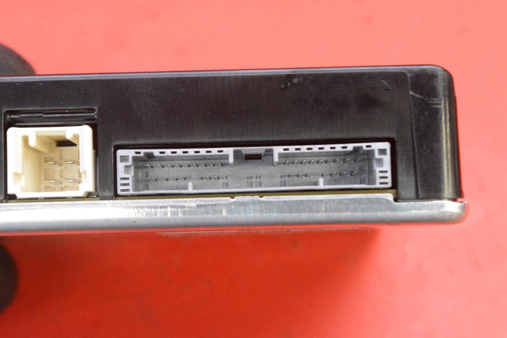 control unit module safety SOS 86740-52060 TOYOTA YARIS 4 IV GR 20-24