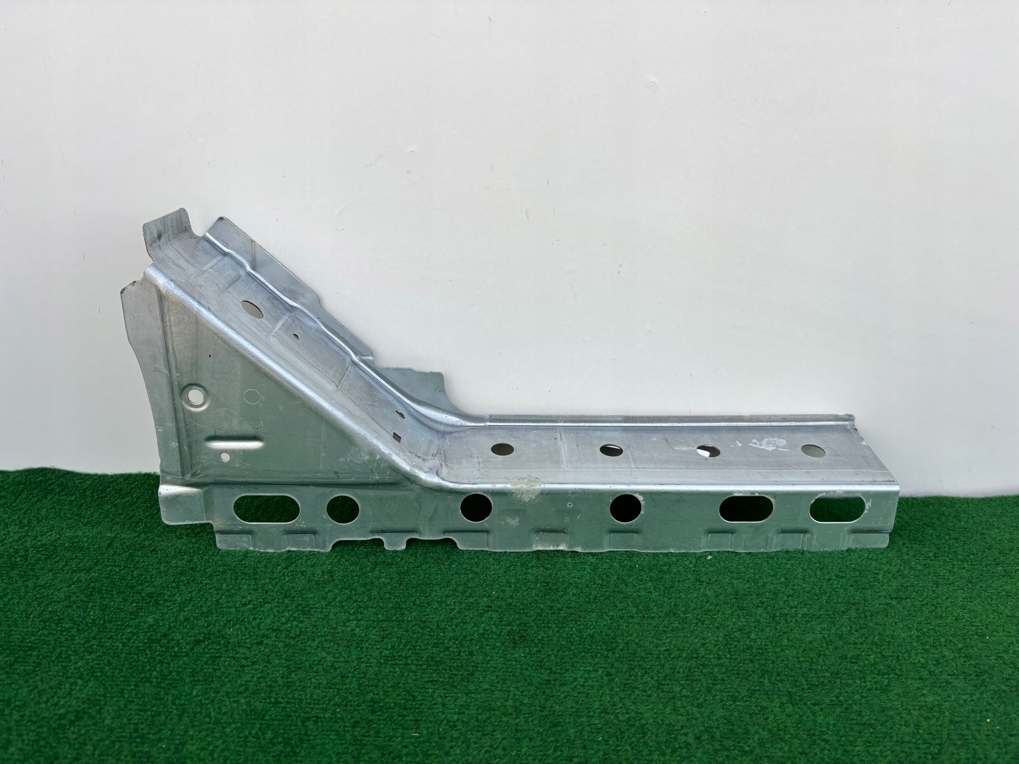 ĆWIARTKA SŁUPEK PRÓG POSZYCIE LAMBORGHINI URUS BENTAYGA 314BTK06 K75/146