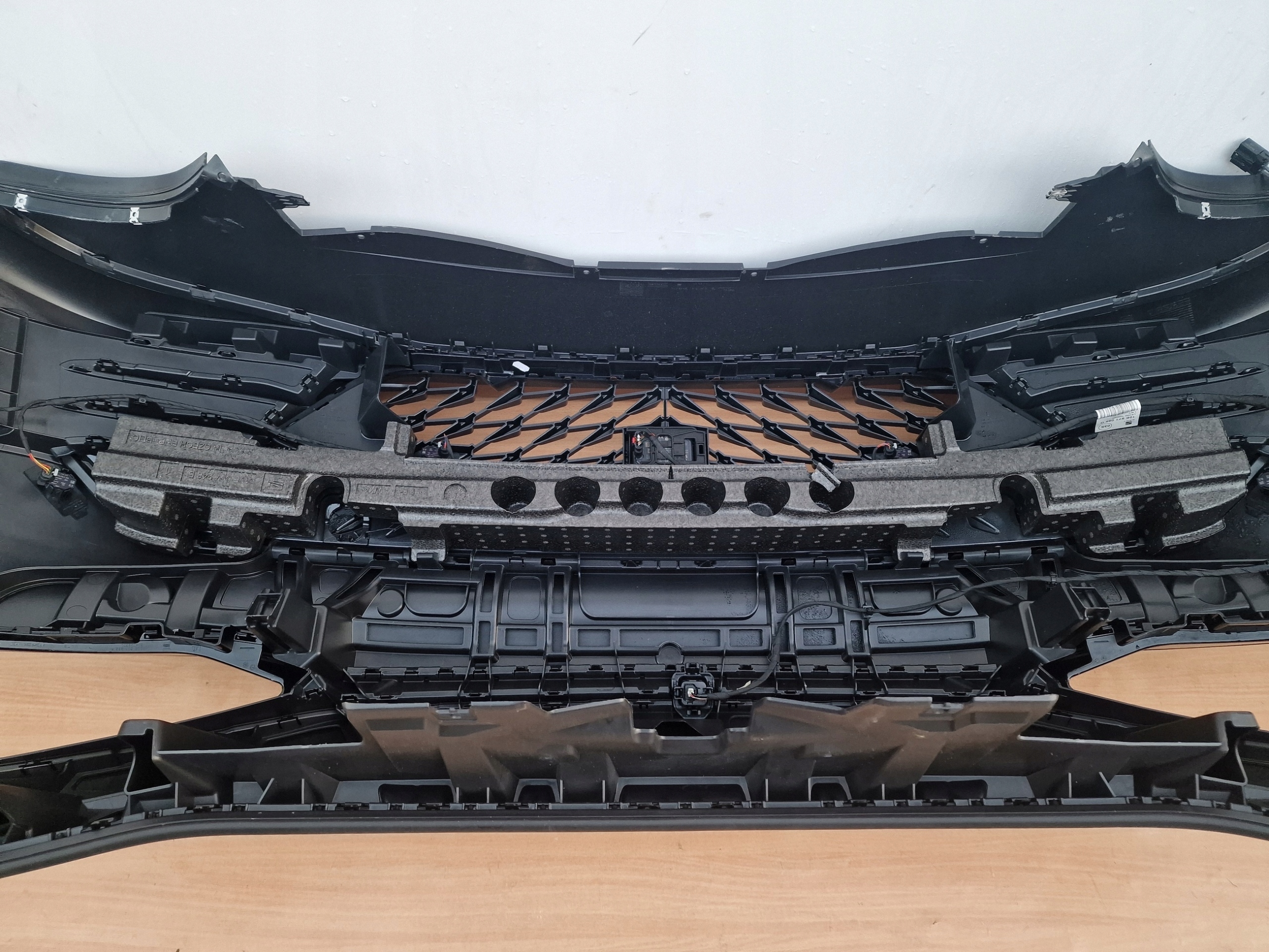 SEAT CUPRA BORN bumper front KAMERA RADAR KRATKI NRA70