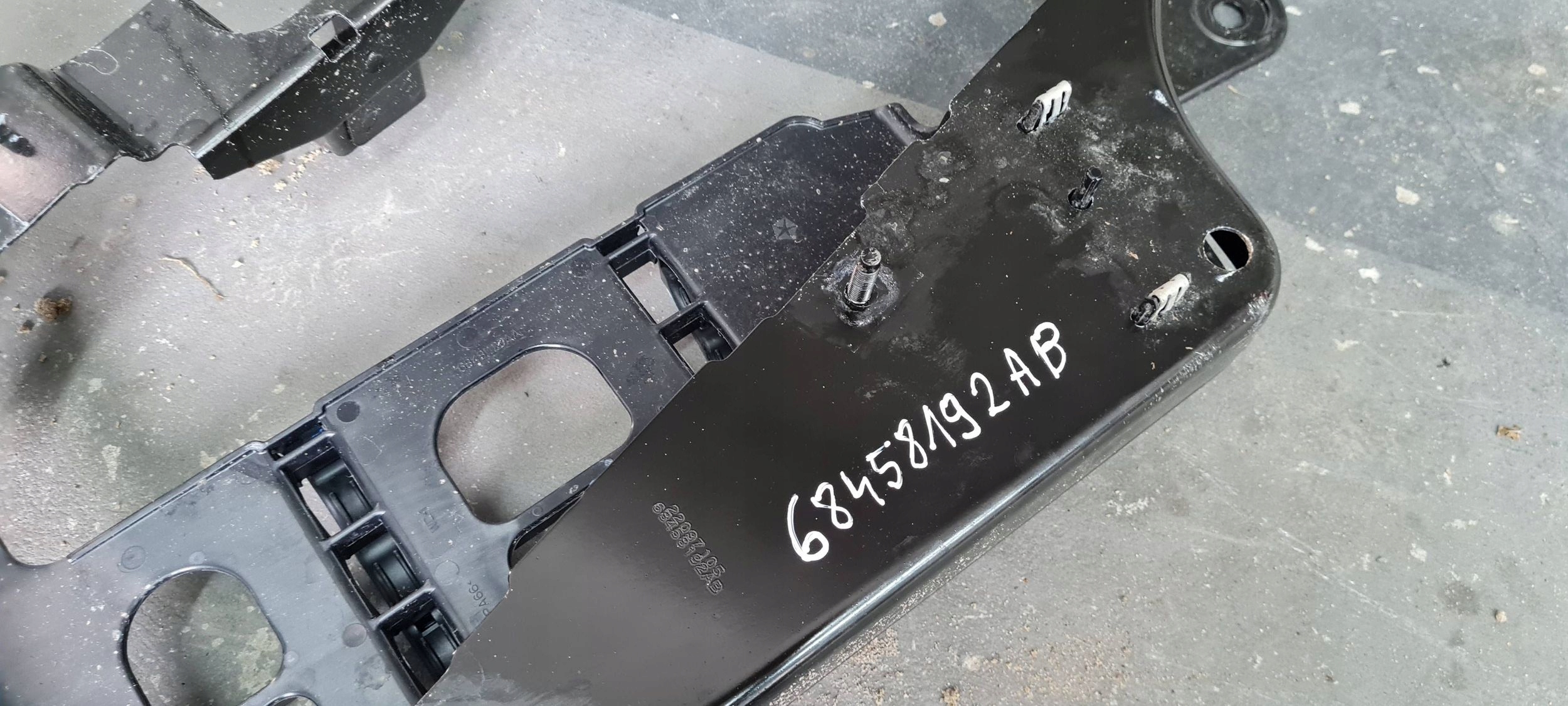 Chrysler Pacifica 2022 Halter Halter AKUMULATORA 3.6 HYBRYDA 68458192AB