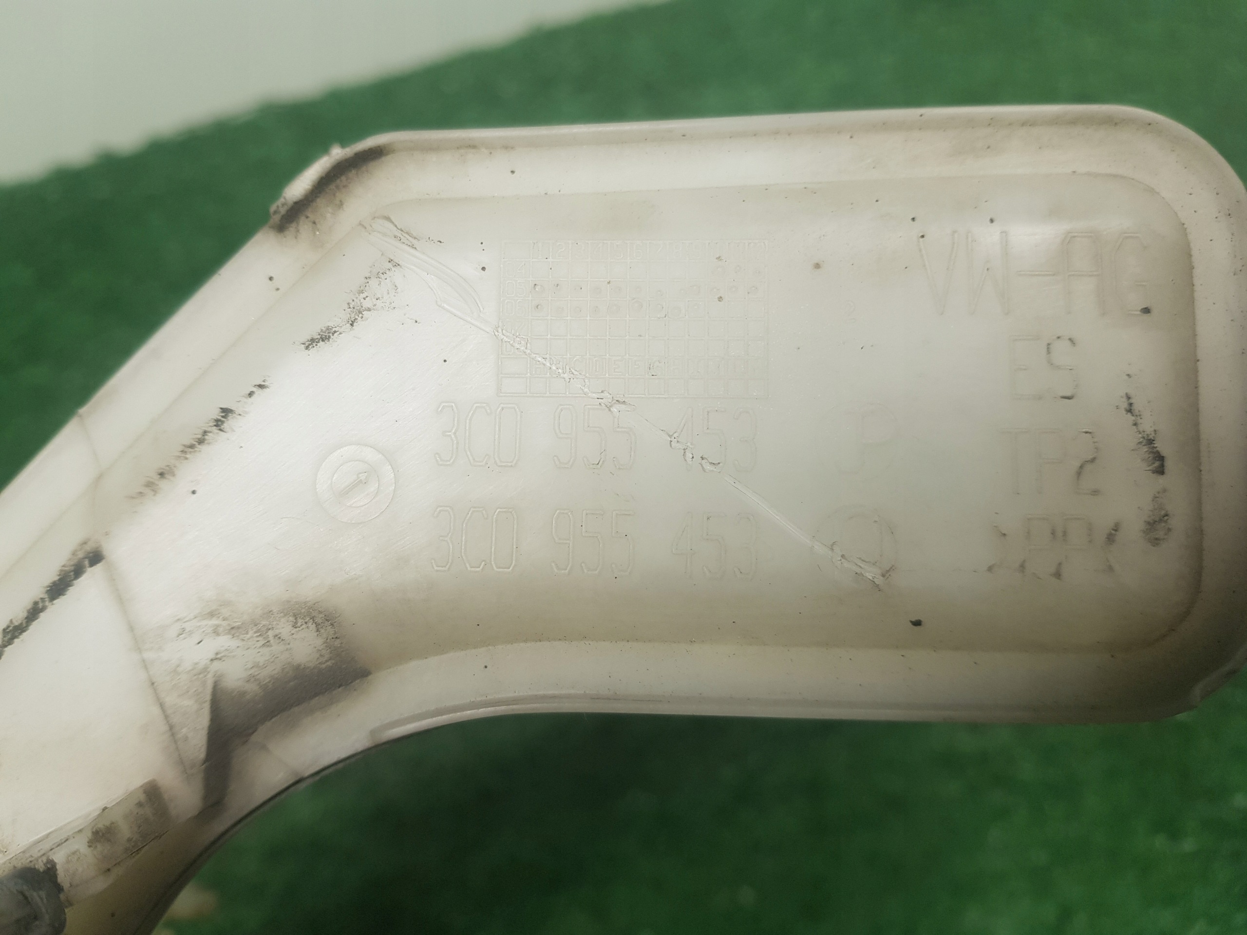 washer fluid tank VOLKSWAGEN PASSAT B6 3C0955453