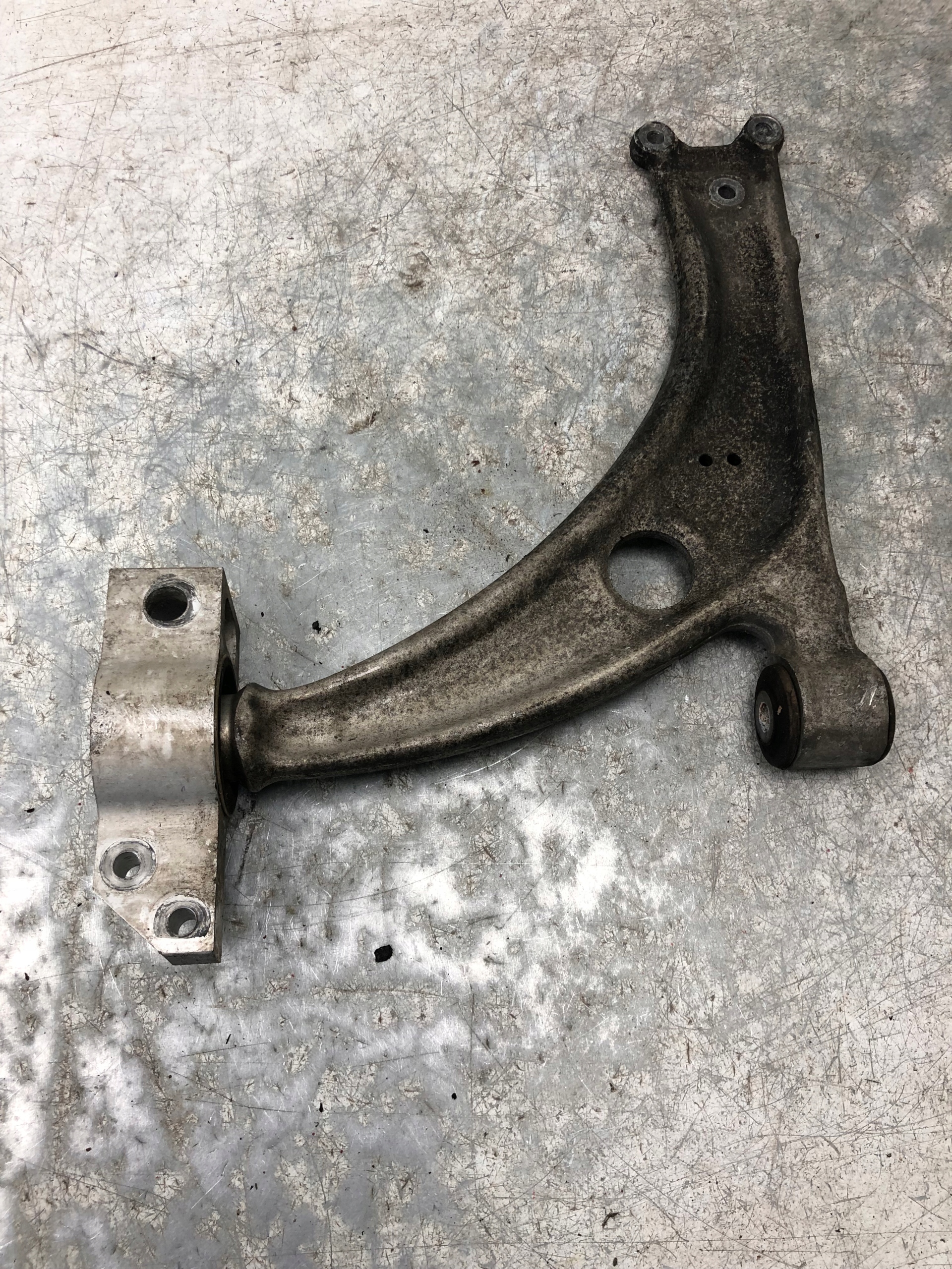arm left front VW PASSAT B6 3C0407153B
