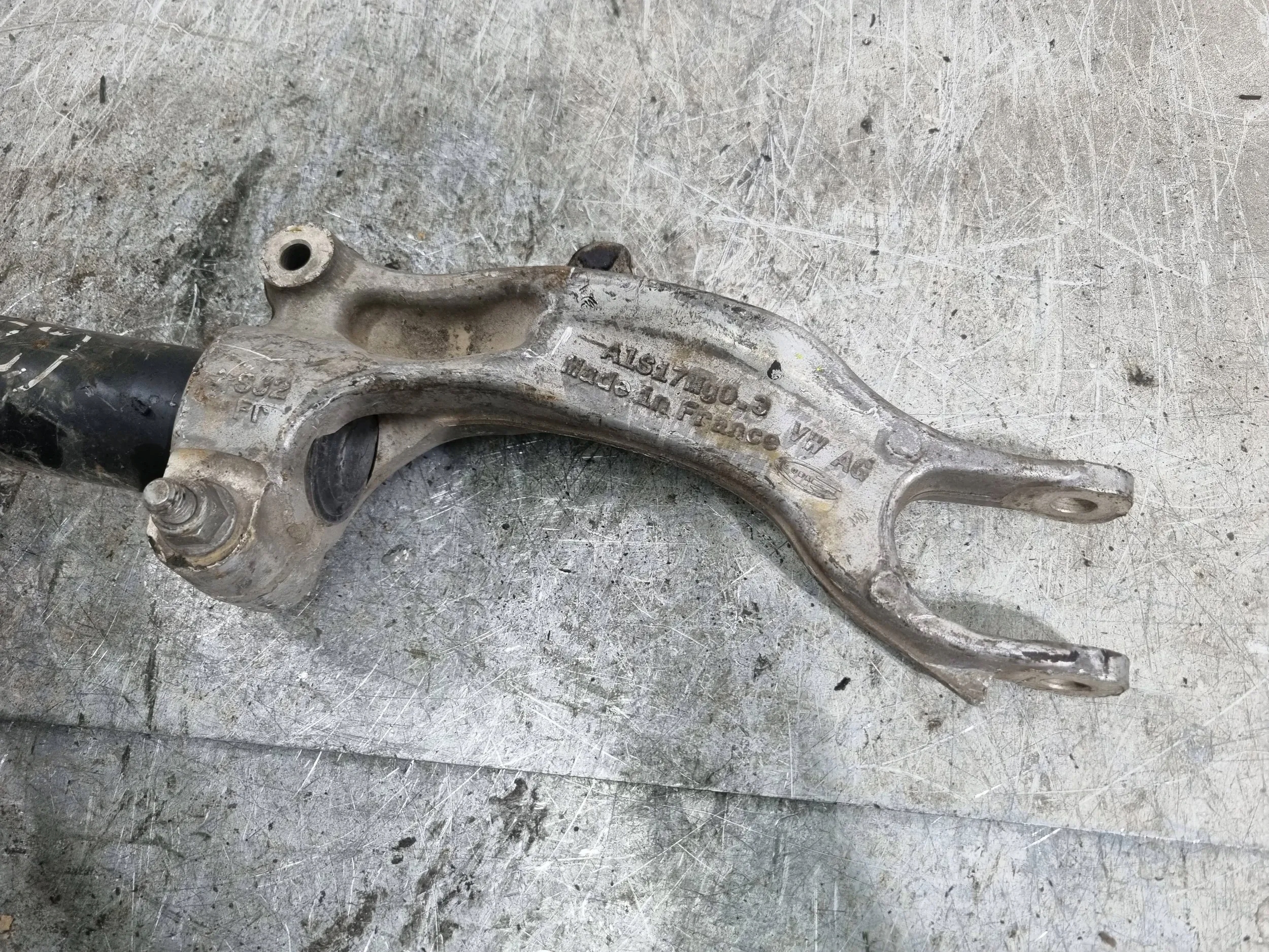 shock absorber right left front 8W0413031BA 8W0413037 Audi A4 B9 A5 8W 2.0 TDi