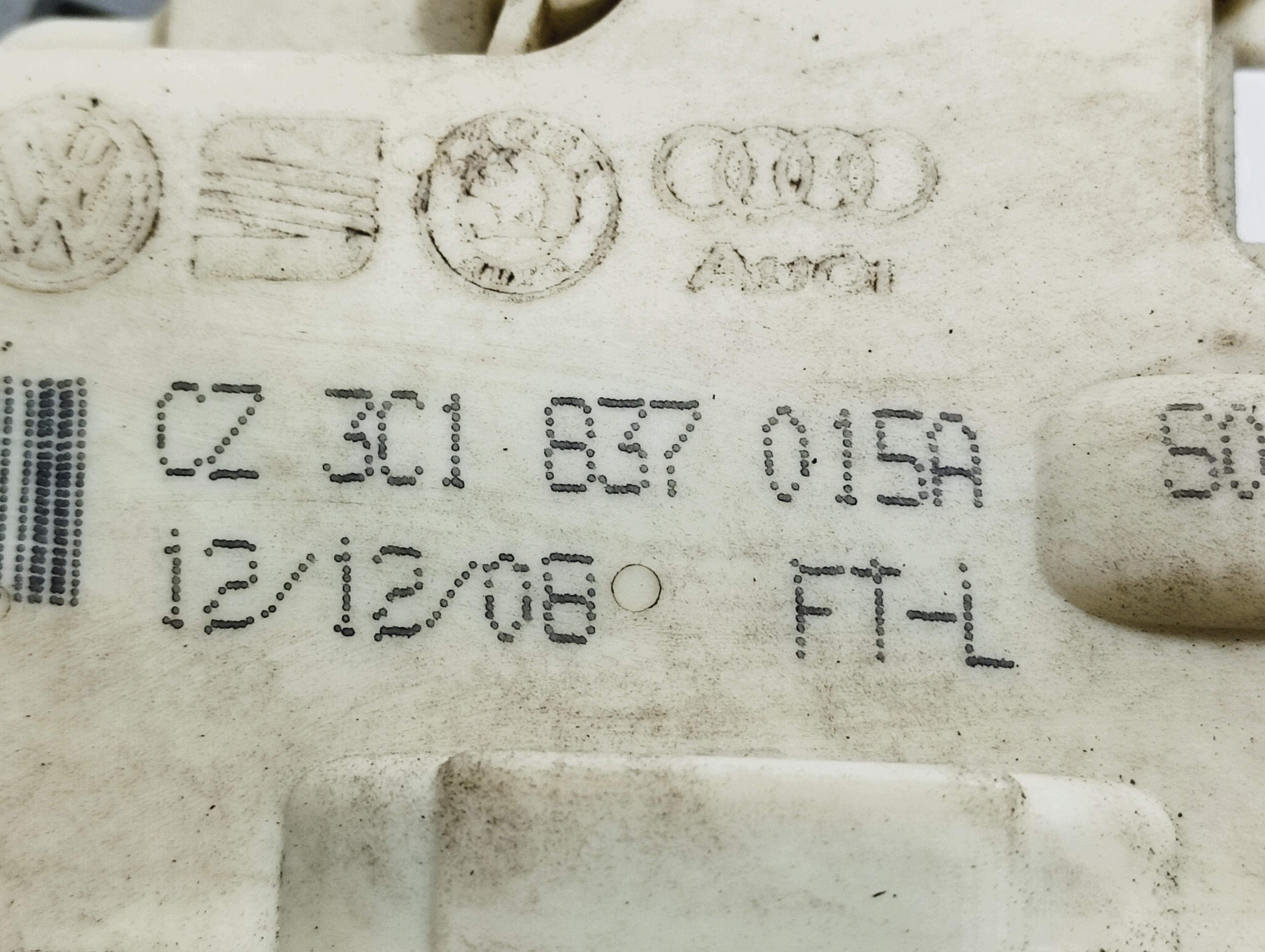 lock door of left front OE 3C1837015A VW Passat B6 05-10