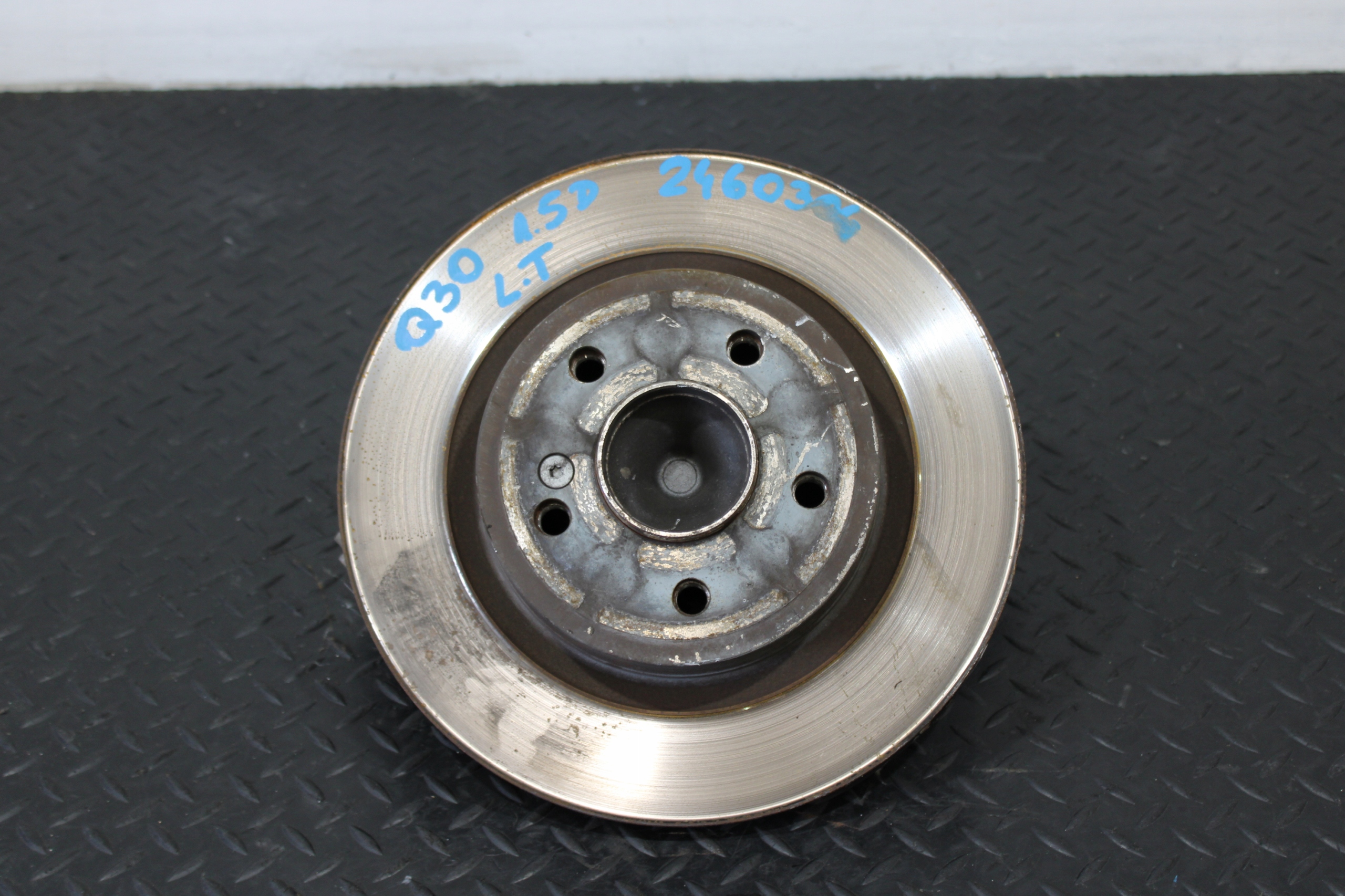 swing left rear part rear 2460306 INFINITI Q30