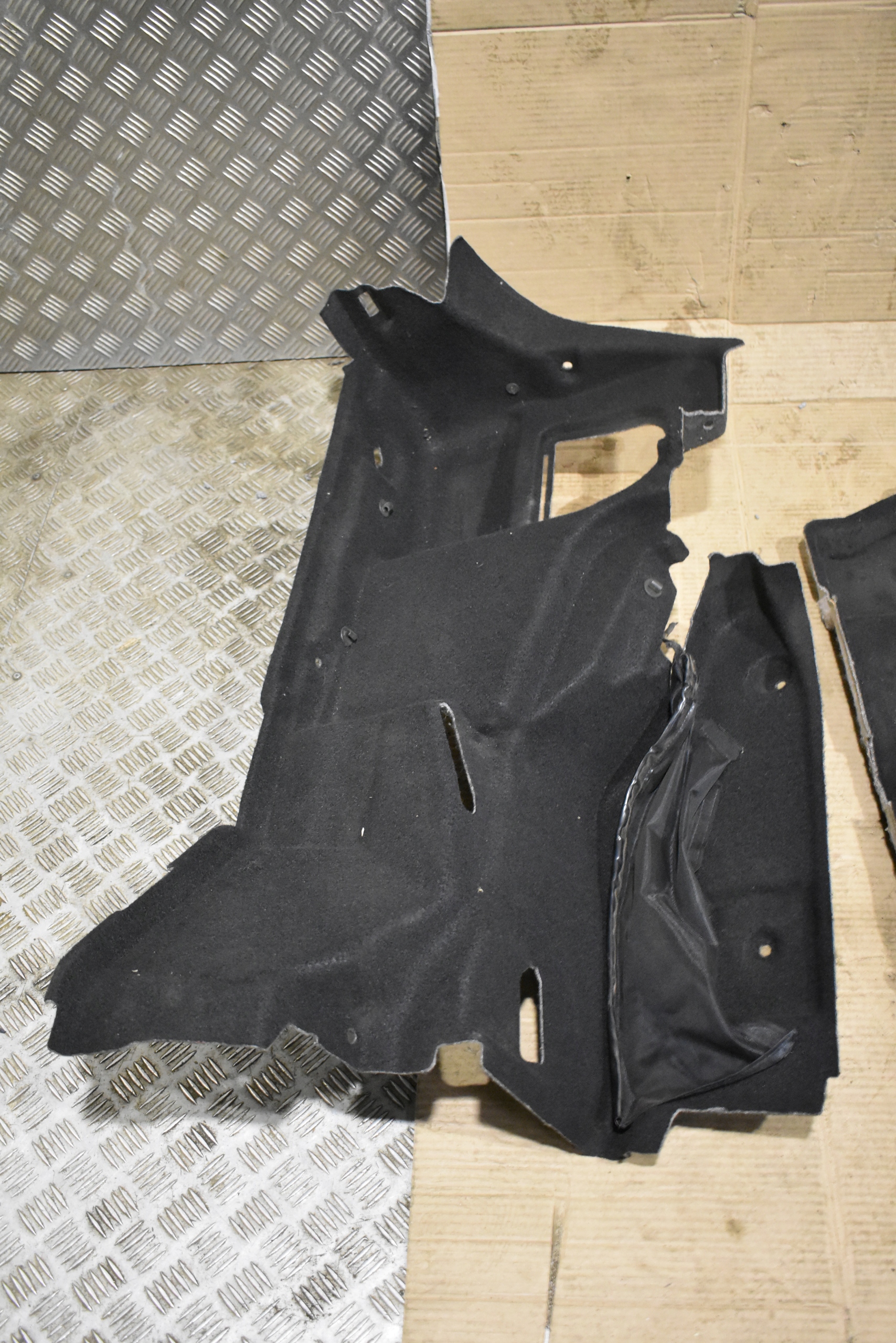 IDEALNE inner upholstery side boot KPL. MERCEDES SL R231 W231 1