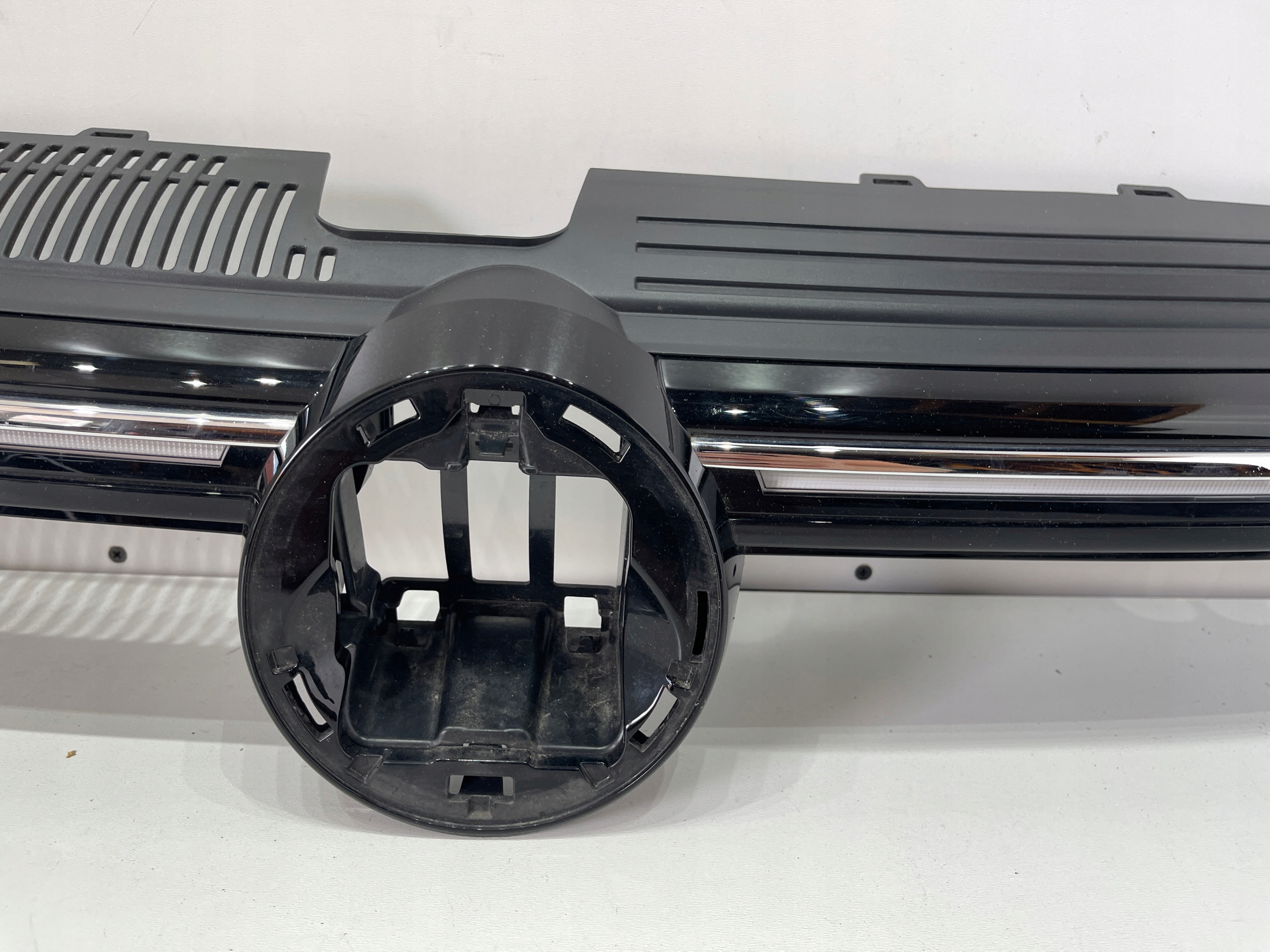 VW Golf VIII Kühlergrill FRONTGRILL Kühlergitter 5H0853651S - Thumbnail 4