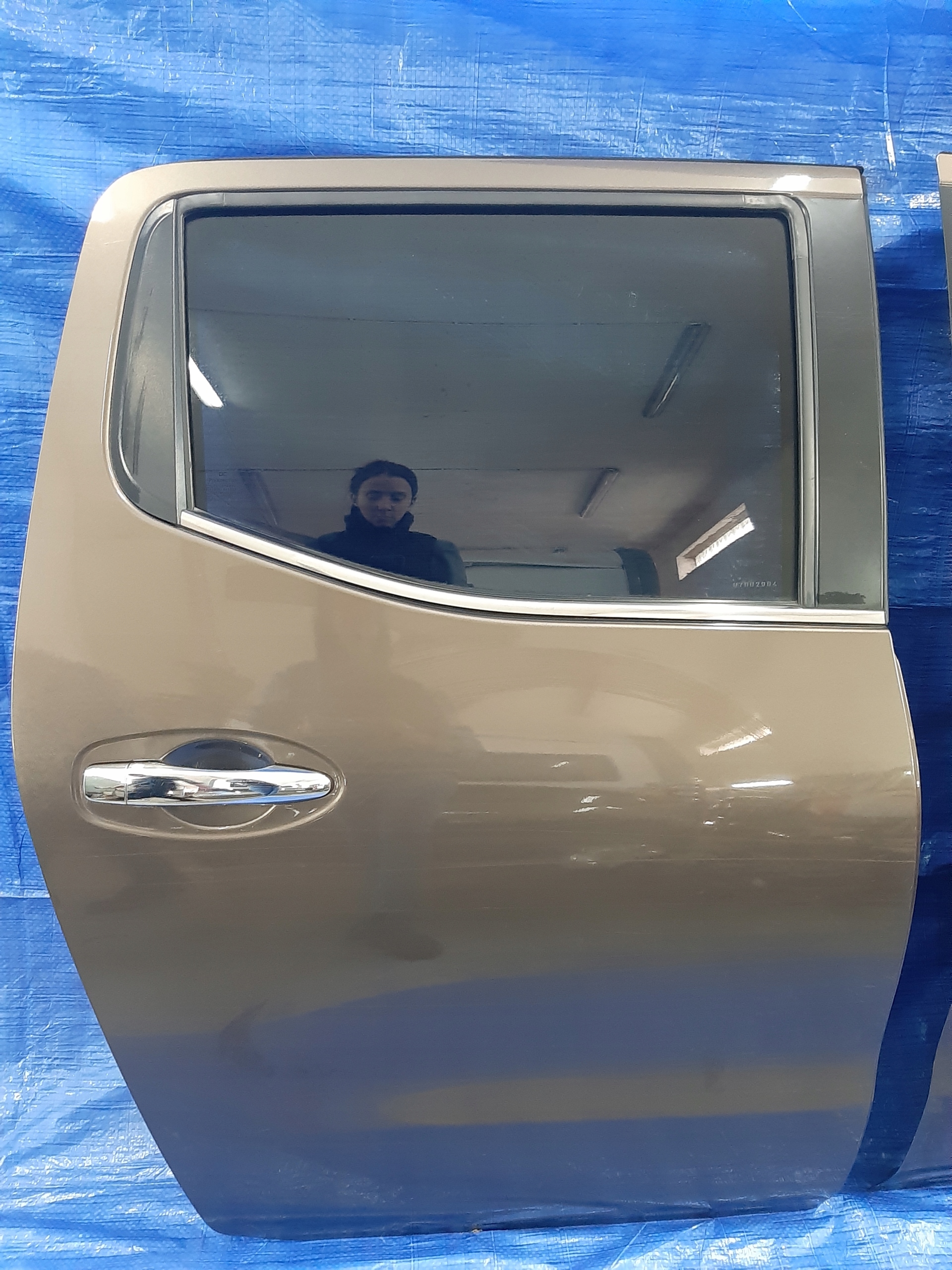 DRZWI PRAWY TYŁ CNM ALASKAN NAVARA D23 NP300
