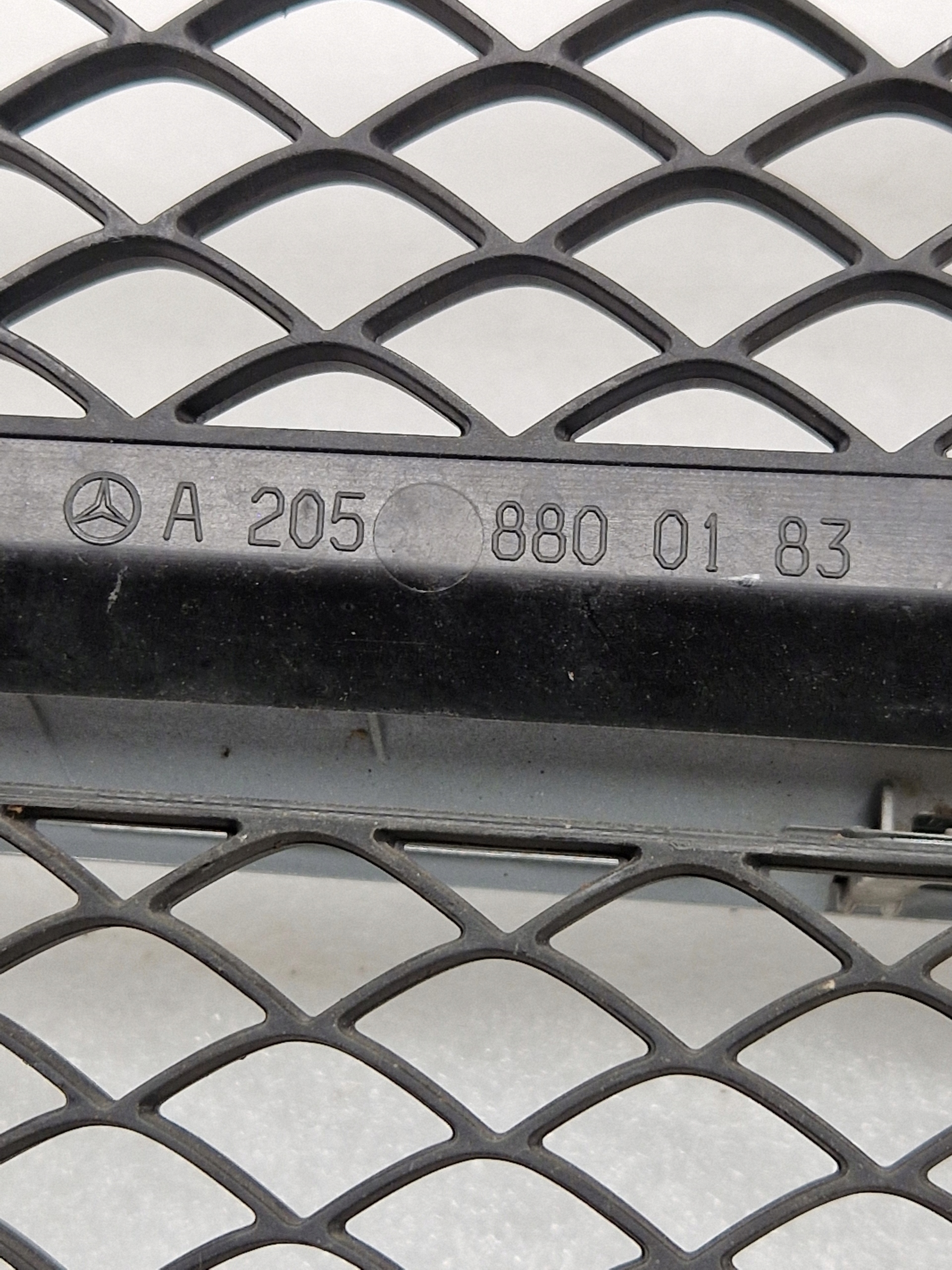 Mercedes-Benz C-Klasse W205 Kühlergrill FRONTGRILL Kühlergitter A2058800183 - Thumbnail 8