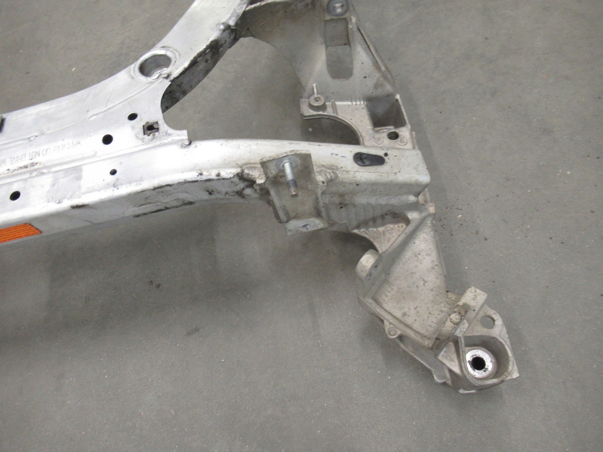 Lawa front axle beam below engine suspension beam BMW E60 E61 E63 E64