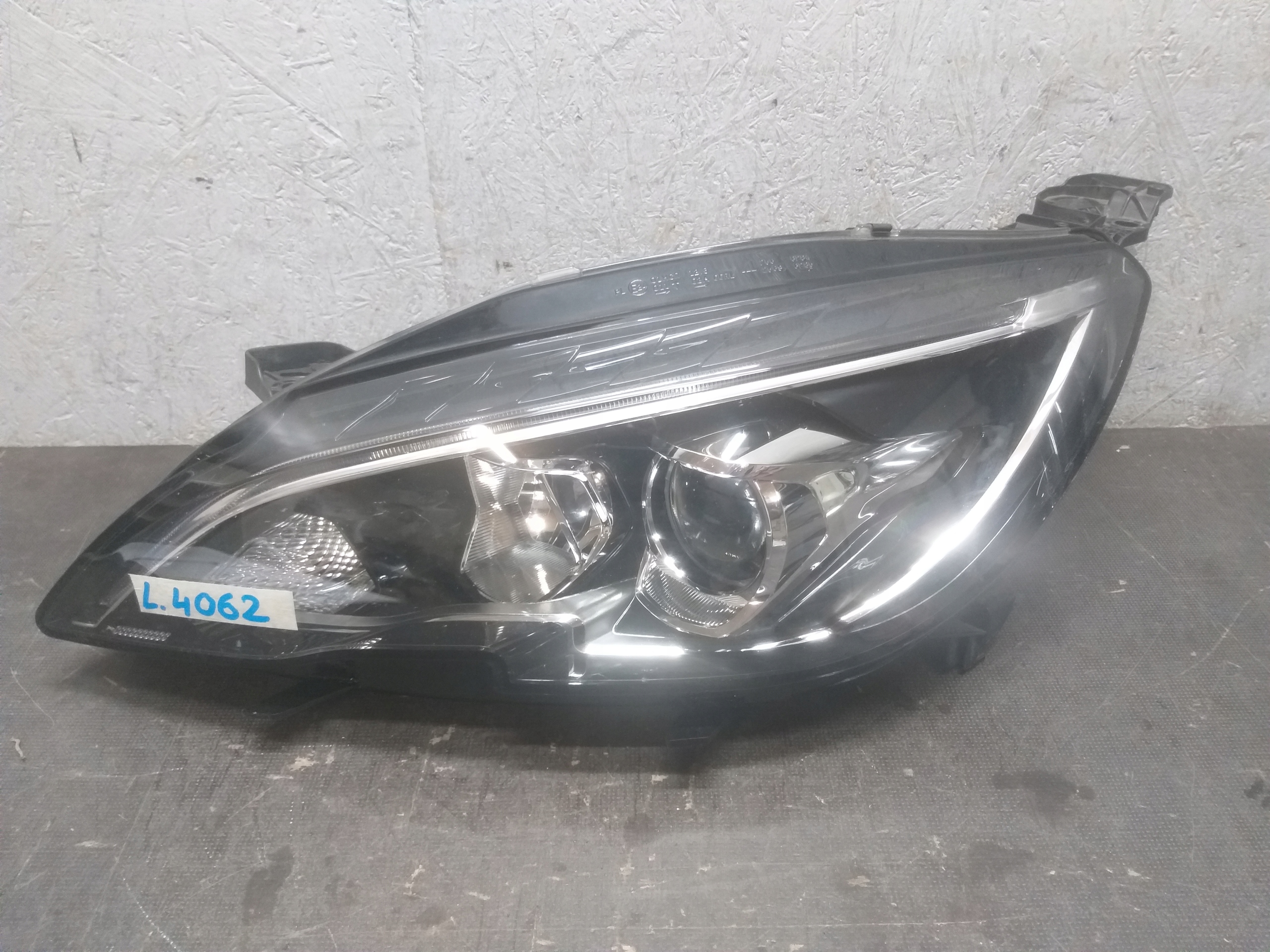 light front left PEUGEOT 308 T9 14- lens LED 9816990680