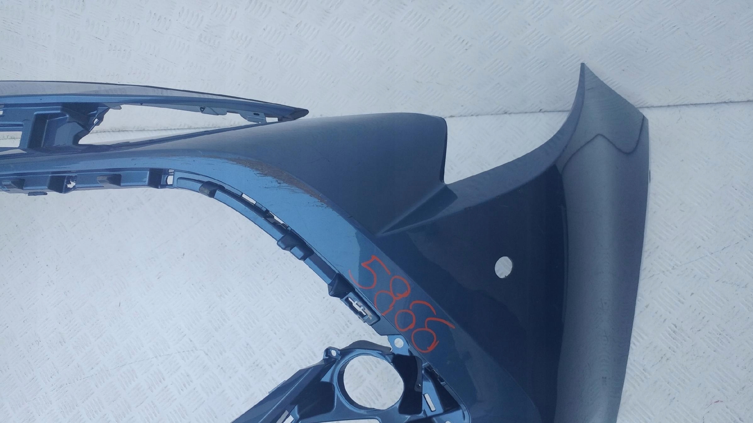 Toyota Corolla 18- bumper front przedn new MODEL