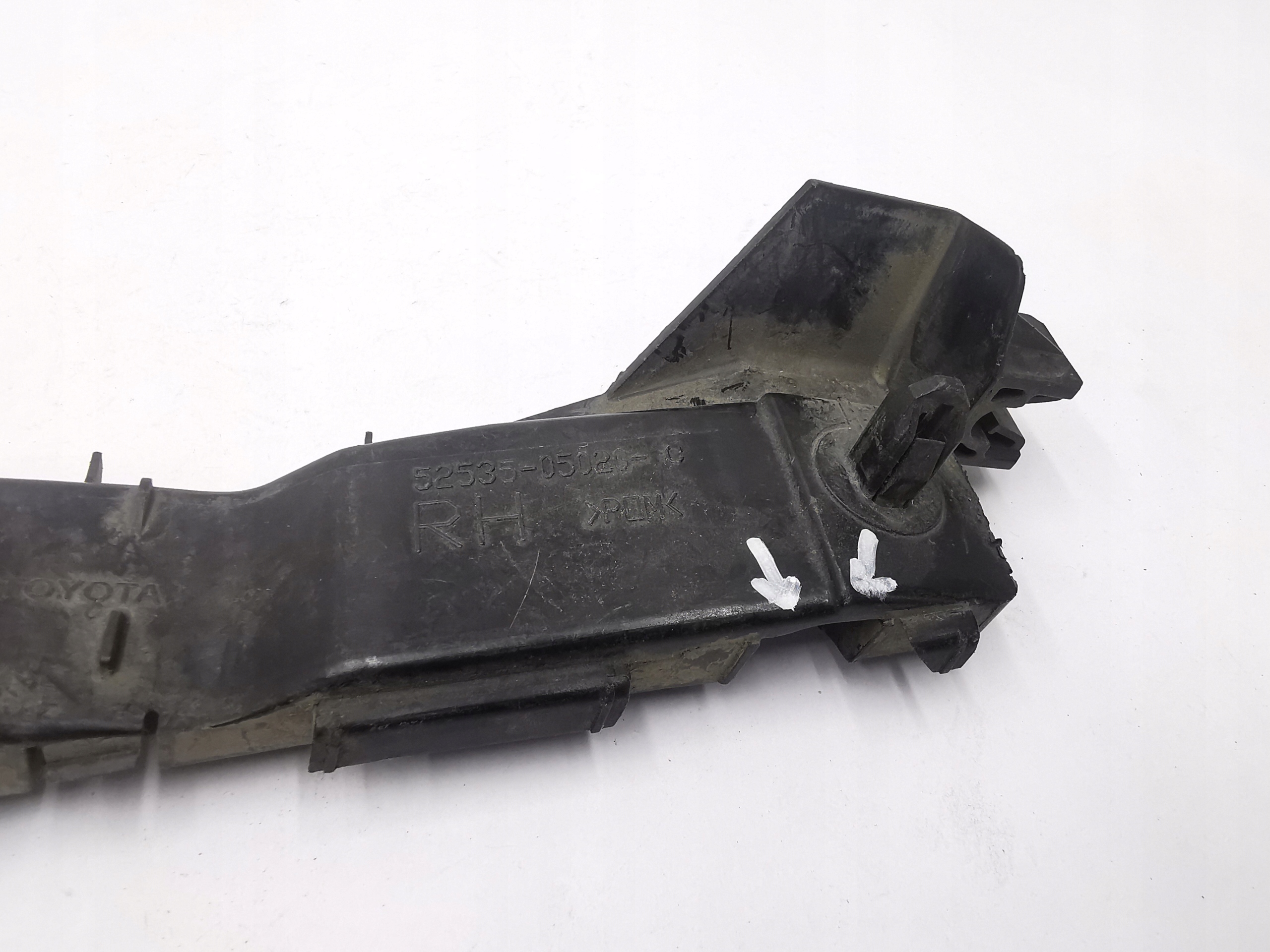 bumper bracket right front TOYOTA AVENSIS T25 / 52535-05020