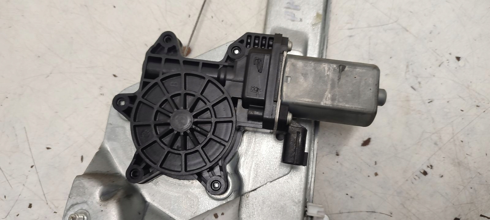 window regulator right front mechanism Dacia Duster 1,2 TCE