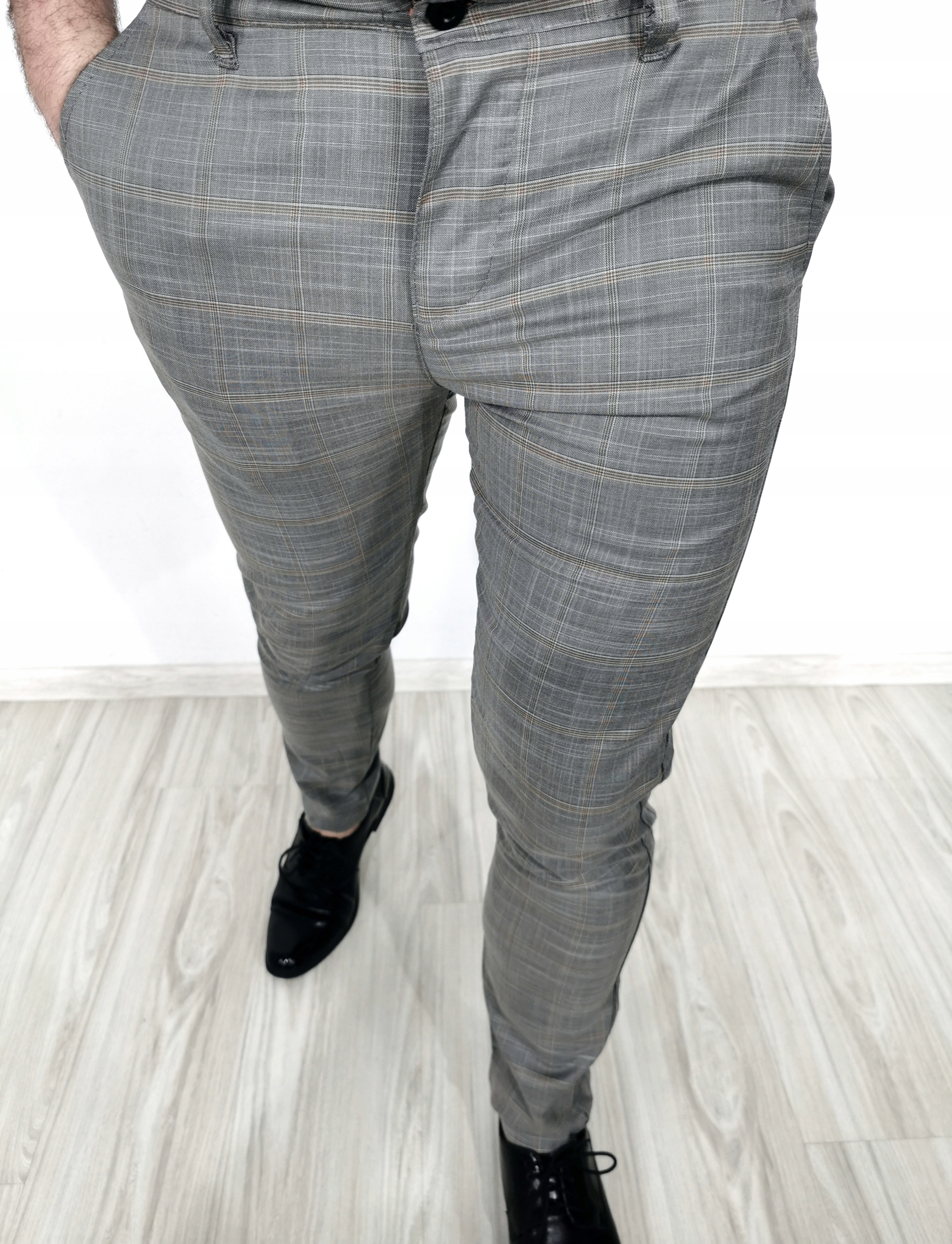 Pánské elegantní šedé kalhoty s béžovou kostkovanou strukturou Disc4B 32