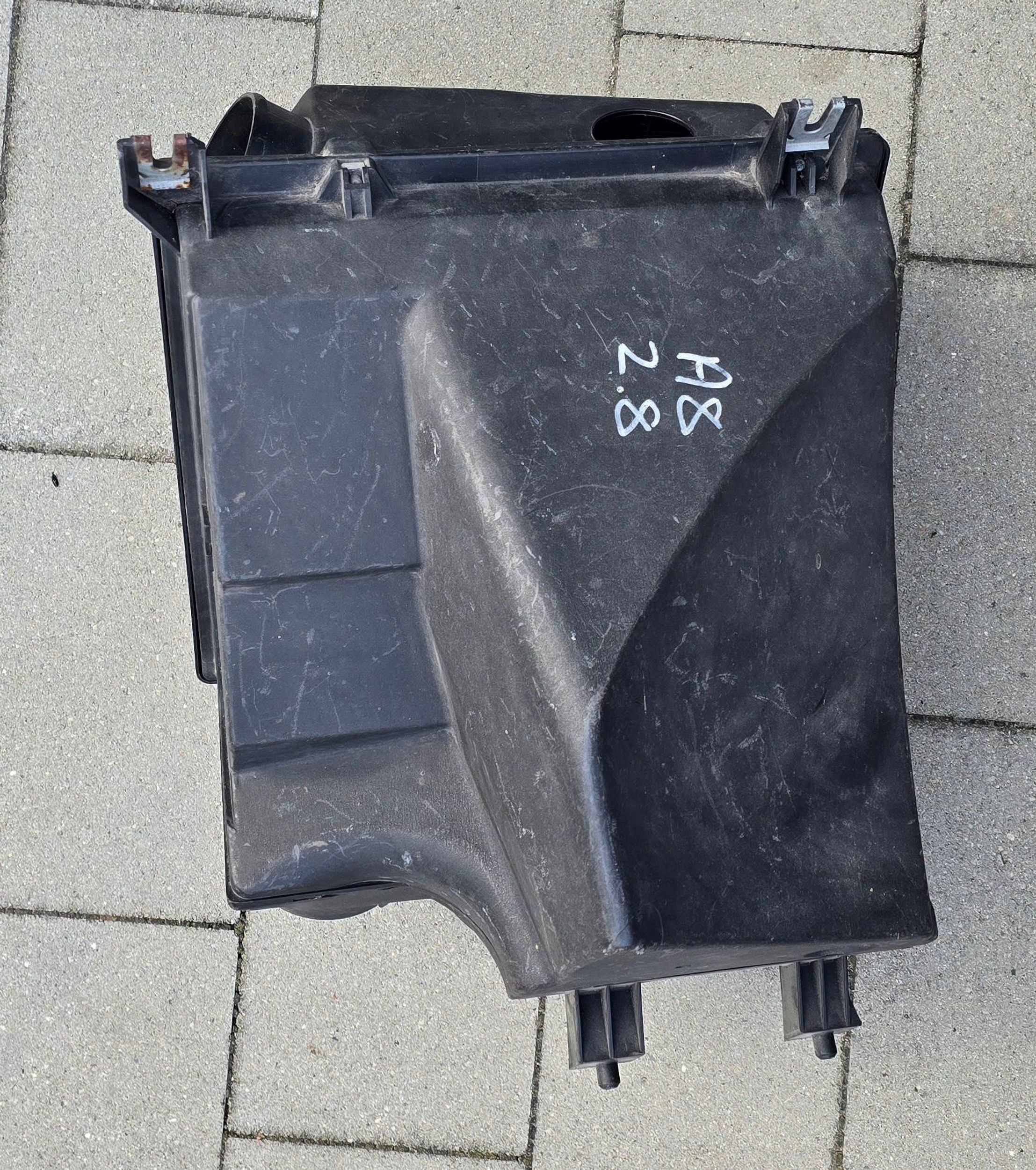 Gehäuse filter luft AUDI A8 D2 2.8 078133837M