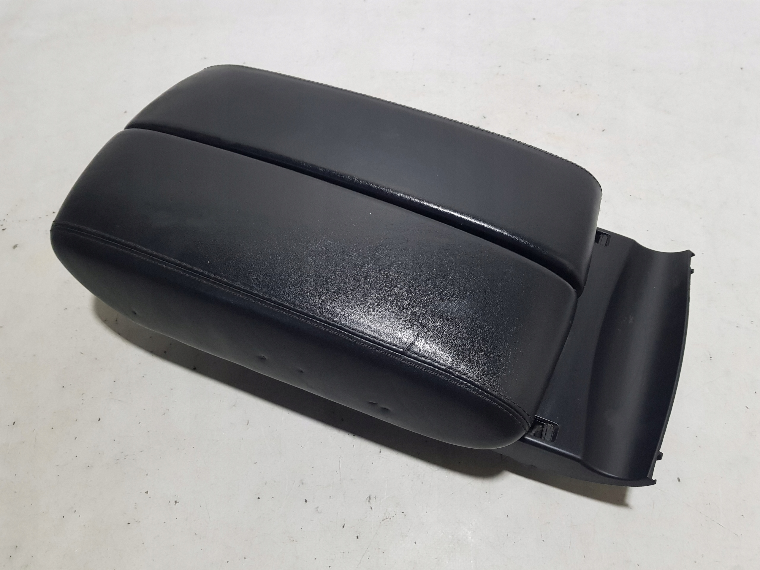 tunnel central armrest AUDI A8 D4 4H0864206C